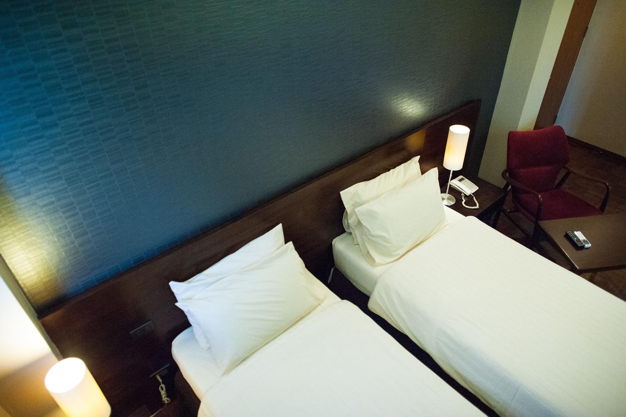 Baansilom Soi 3 Inn