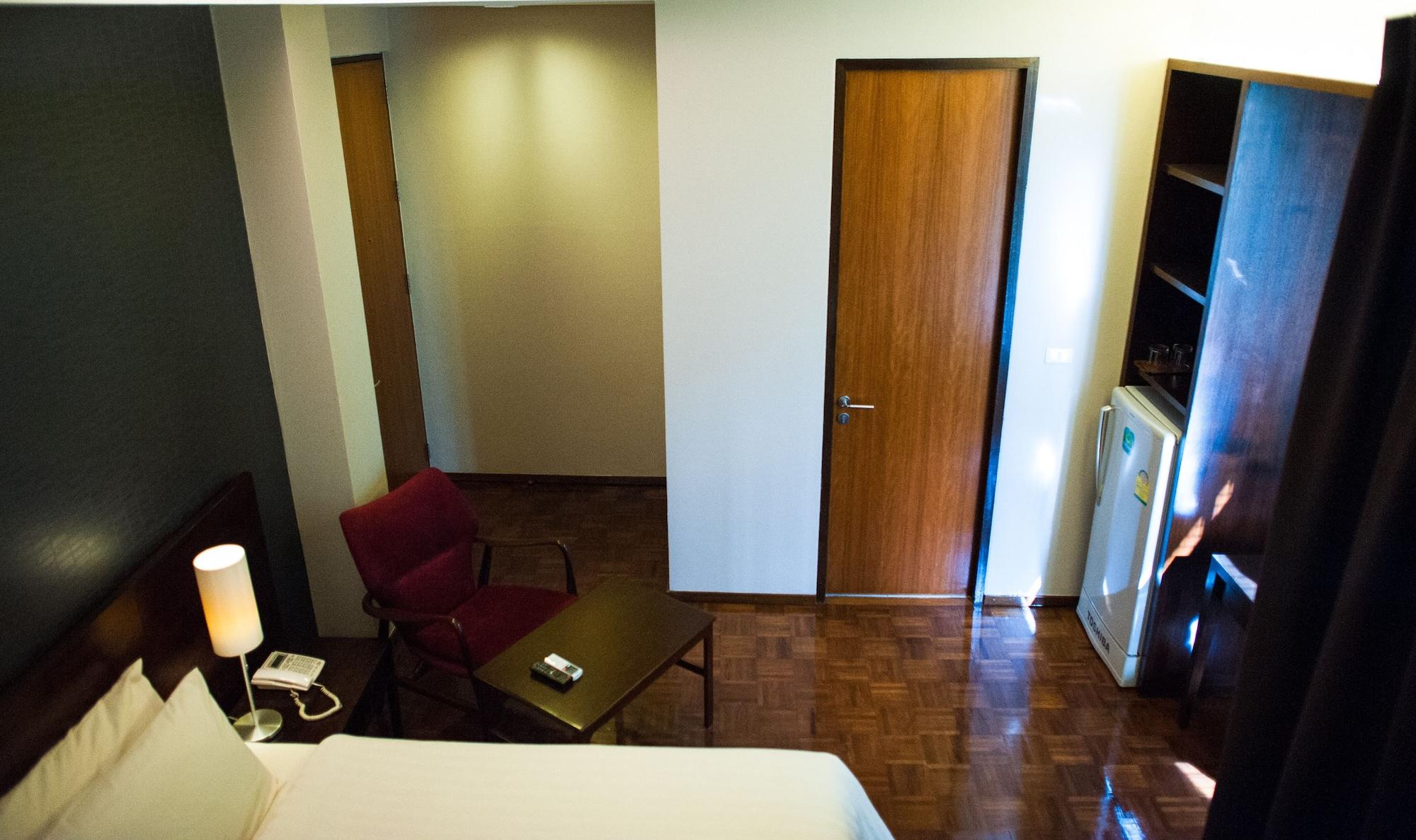 Baansilom Soi 3 Inn 2*
