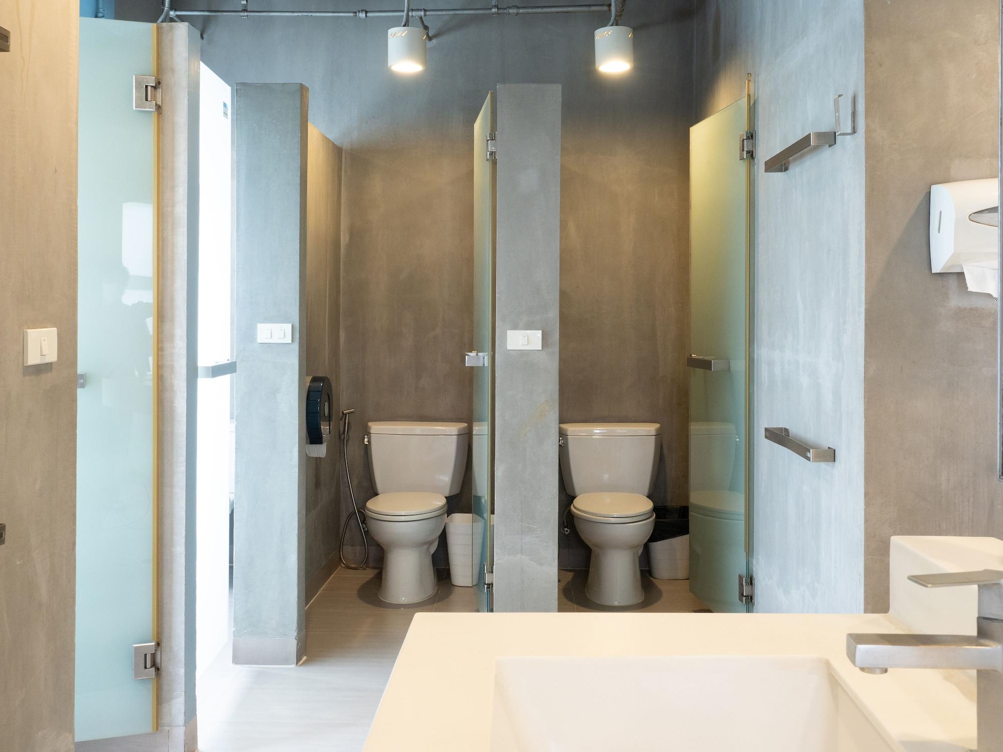 Hostel Lub D Siam - Opposite Mbk & Next To Skytrain - Perfect For Shopping Lovers! *