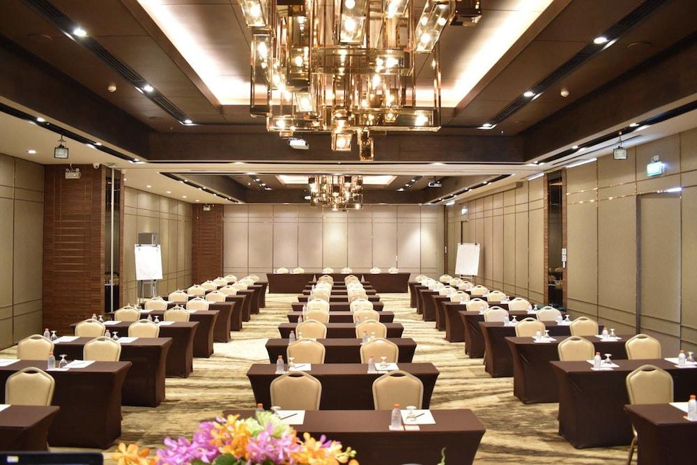 The Four Wings Hotel 4*
