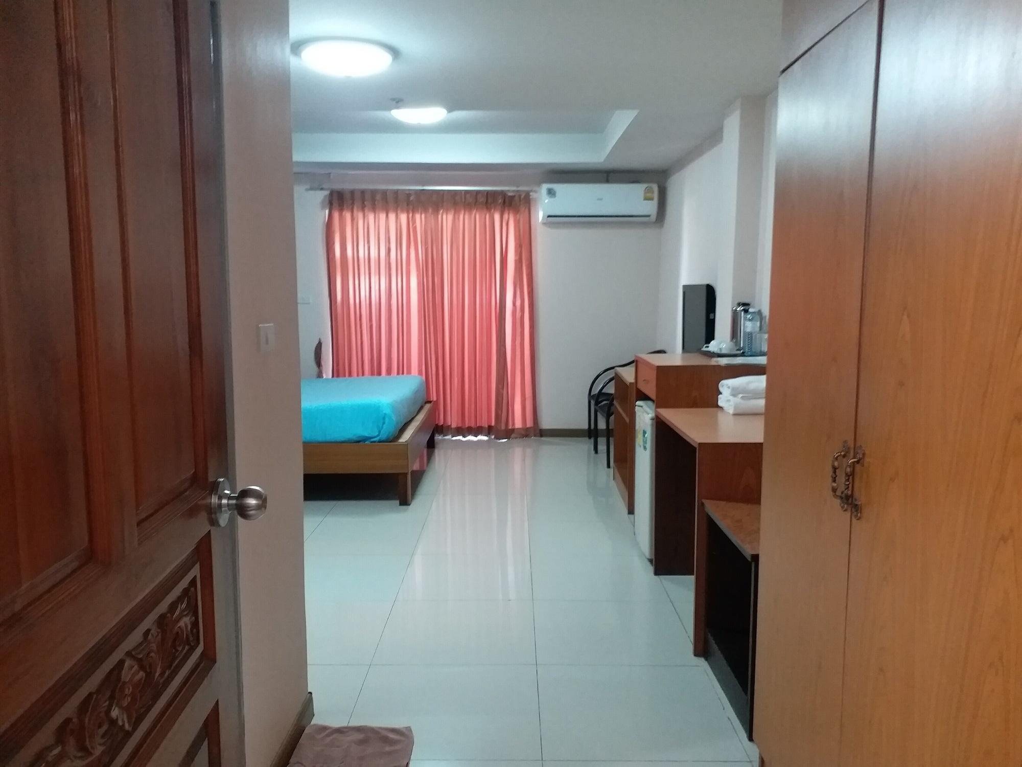 Convenient Resort, Suvarnabhumi Airport