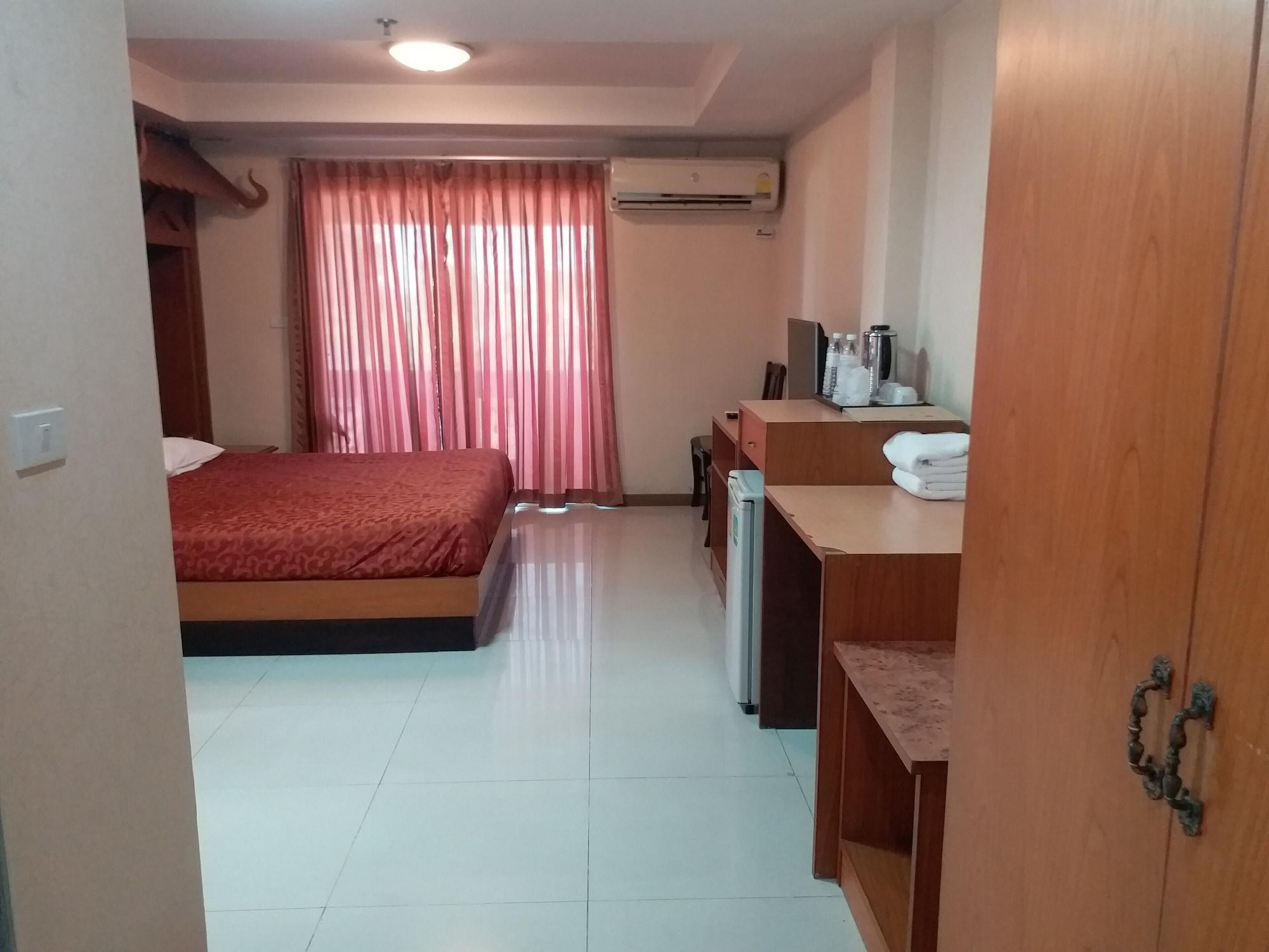 Convenient Resort, Suvarnabhumi Airport Hotel