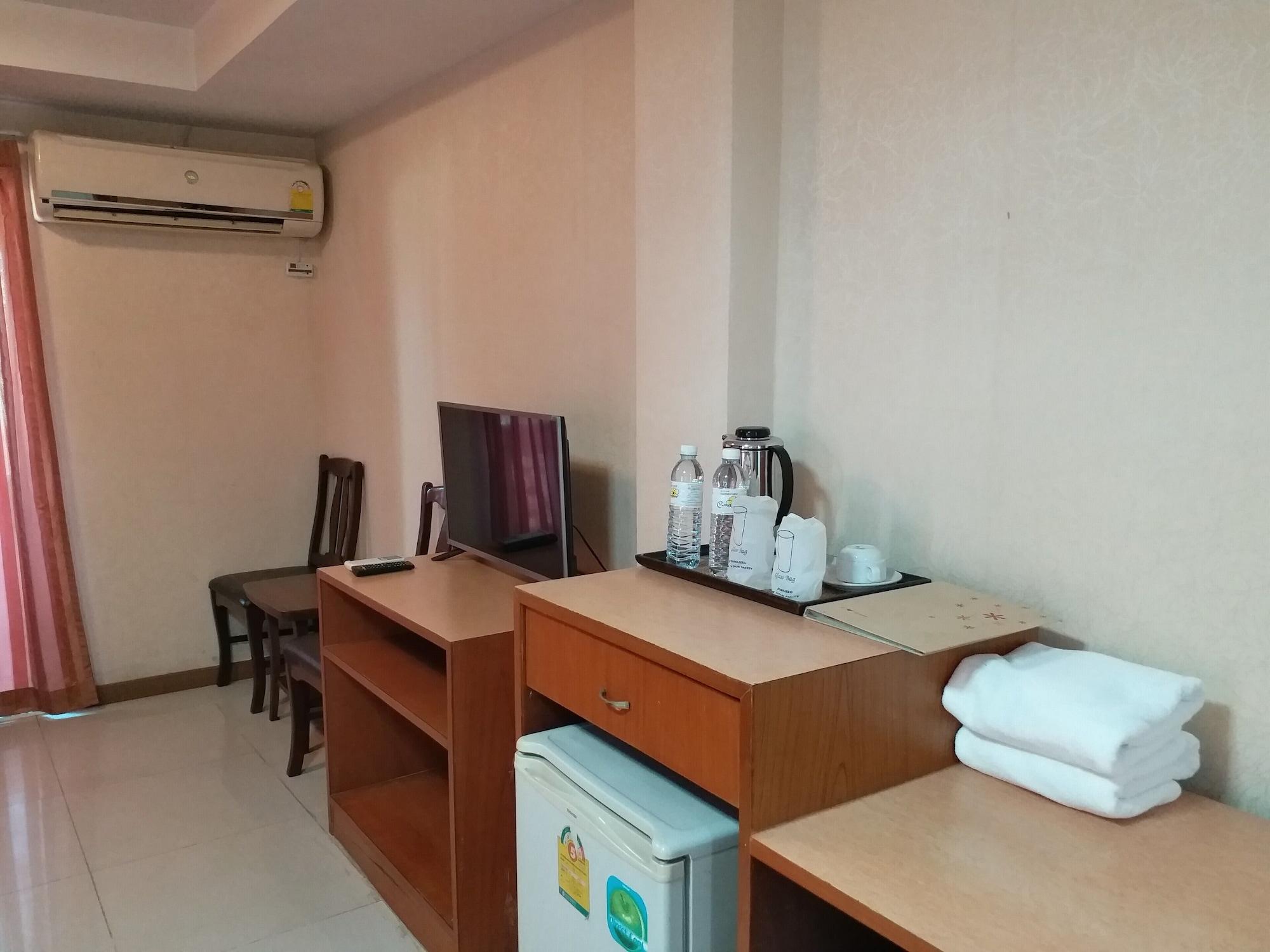 Convenient Resort, Suvarnabhumi Airport Hotel