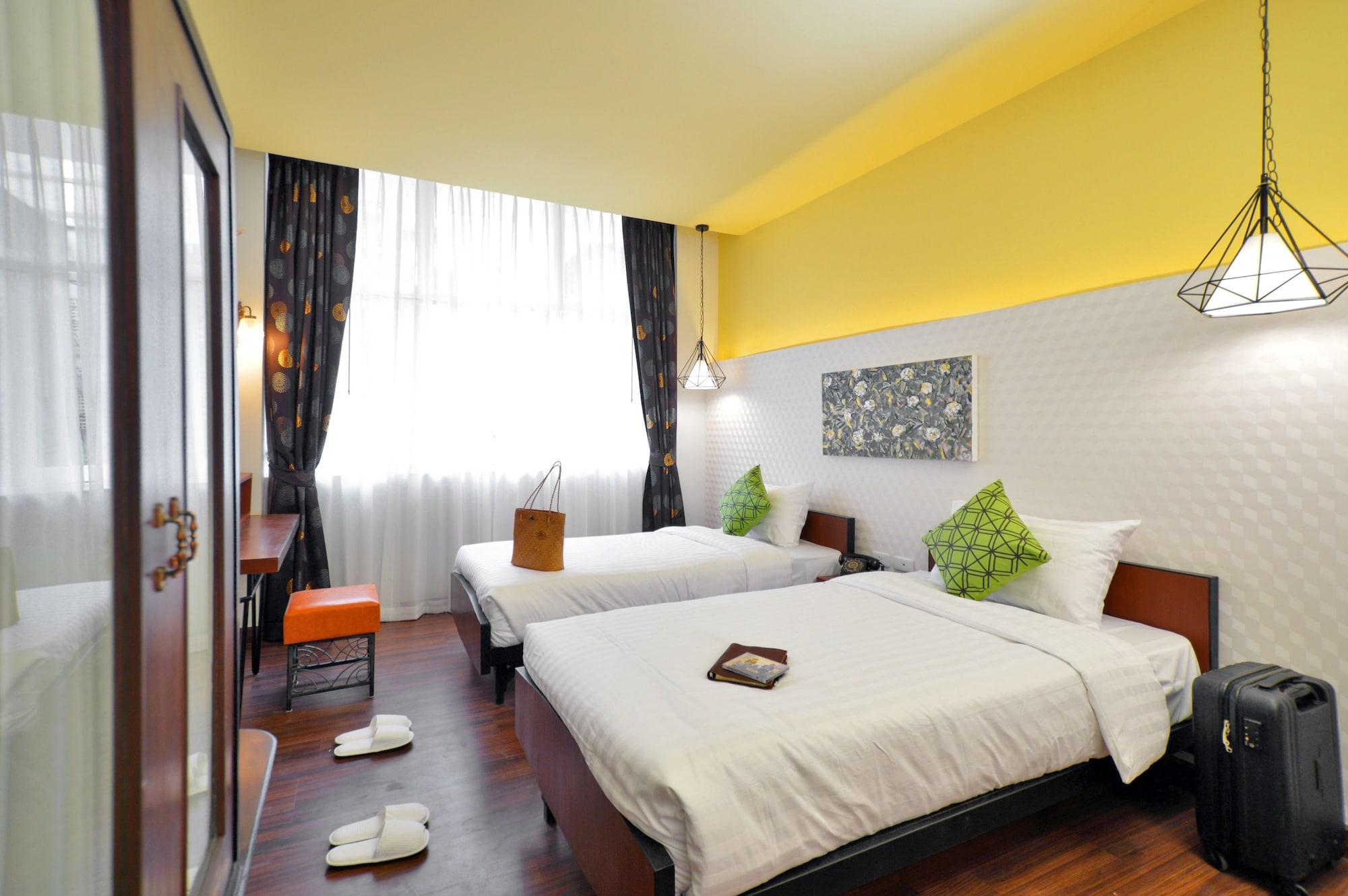 Retroasis Hotel 3*