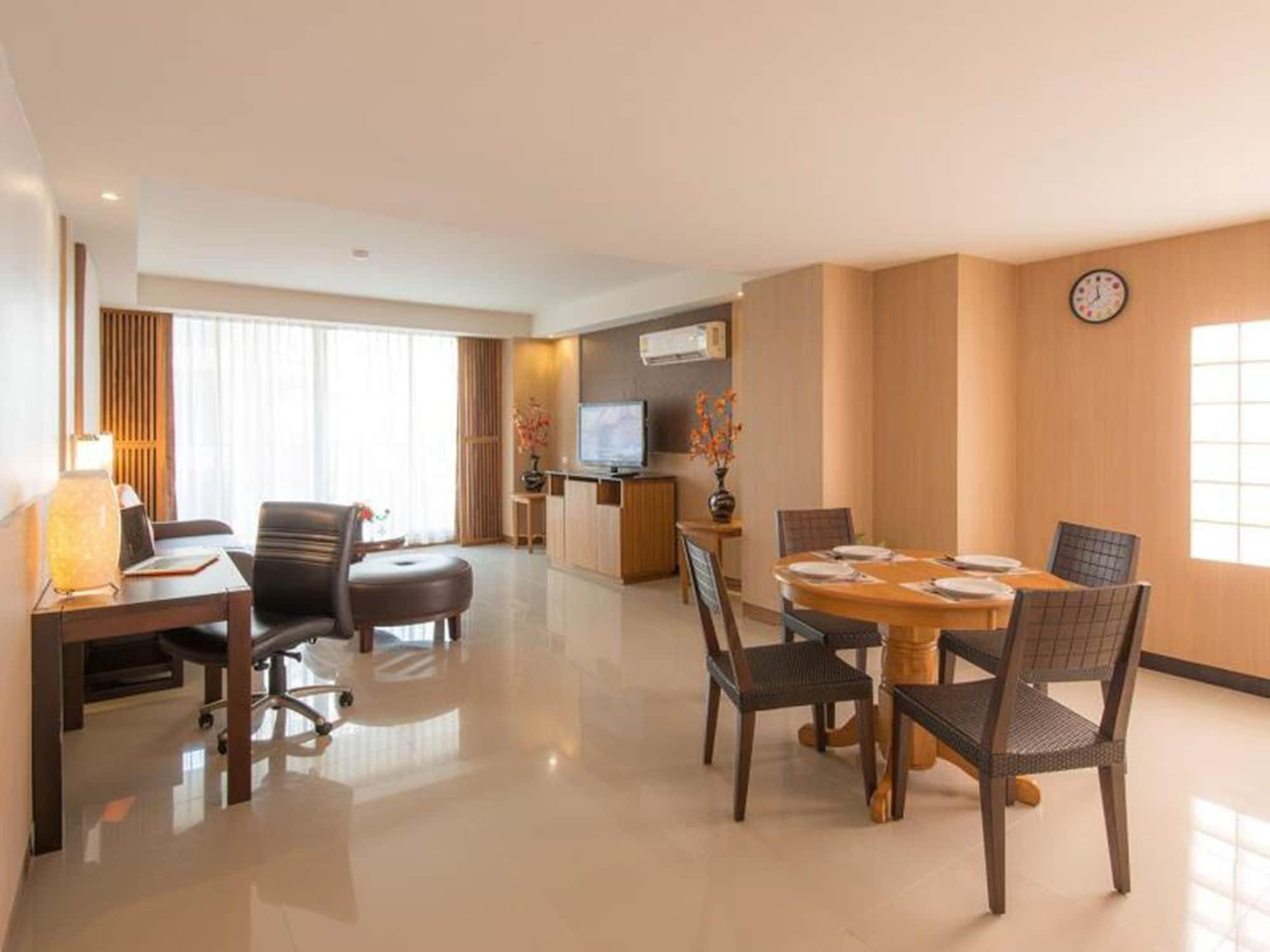 Dynasty Grande Hotel