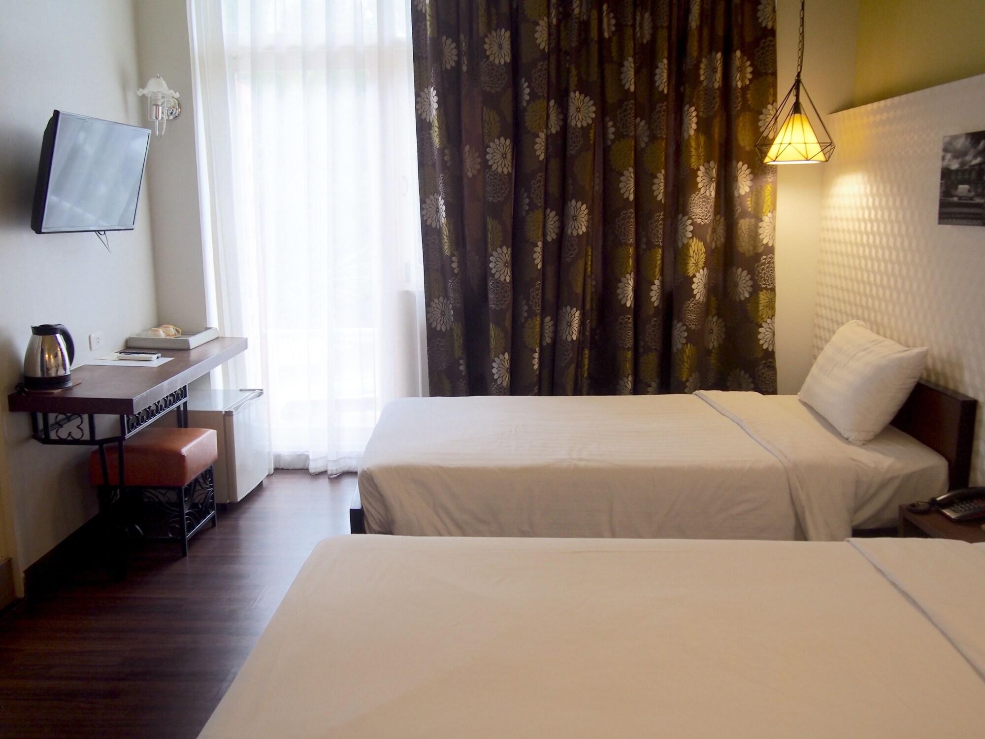 Retroasis Hotel