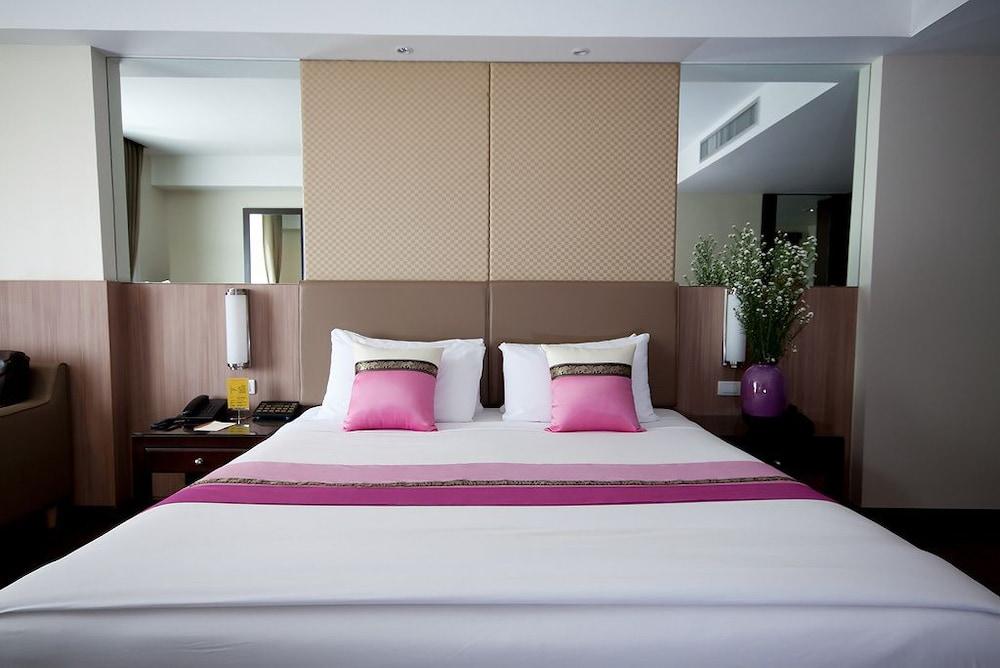 Dynasty Grande 4* Bangkok