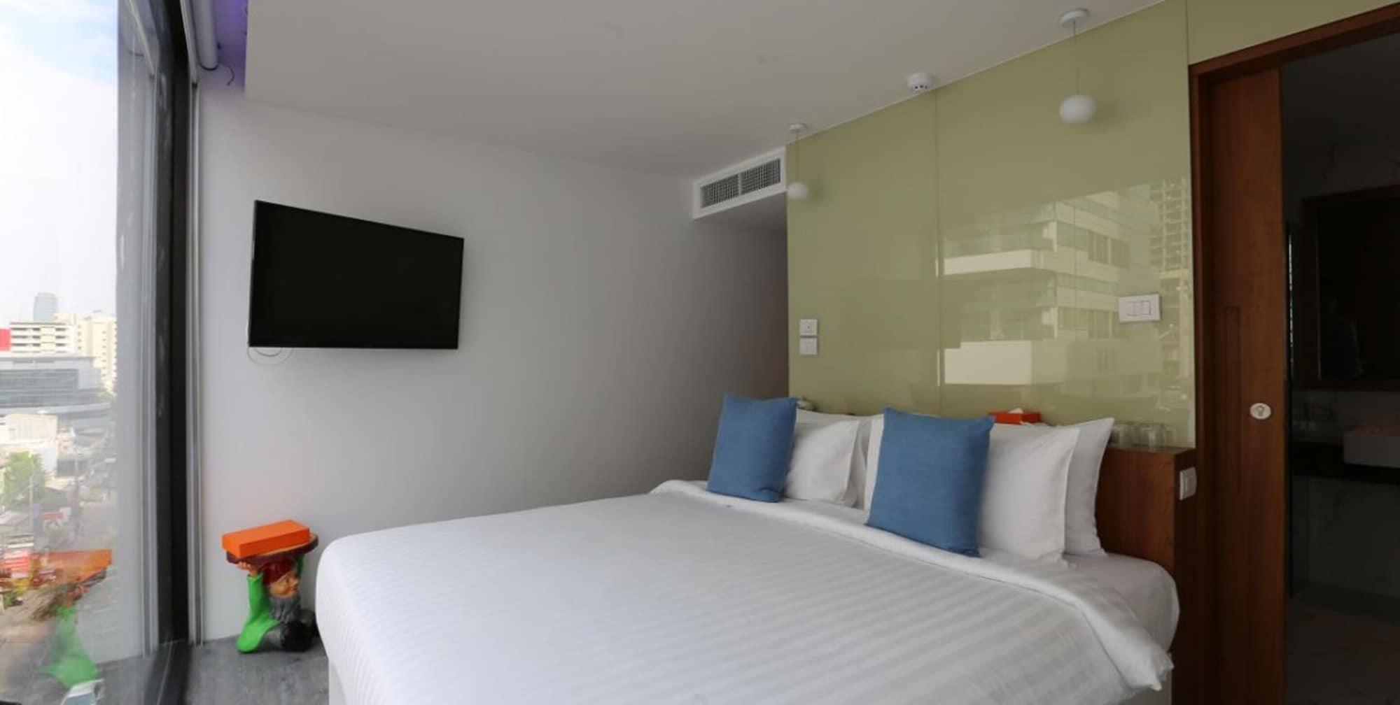 S Box Sukhumvit 3*