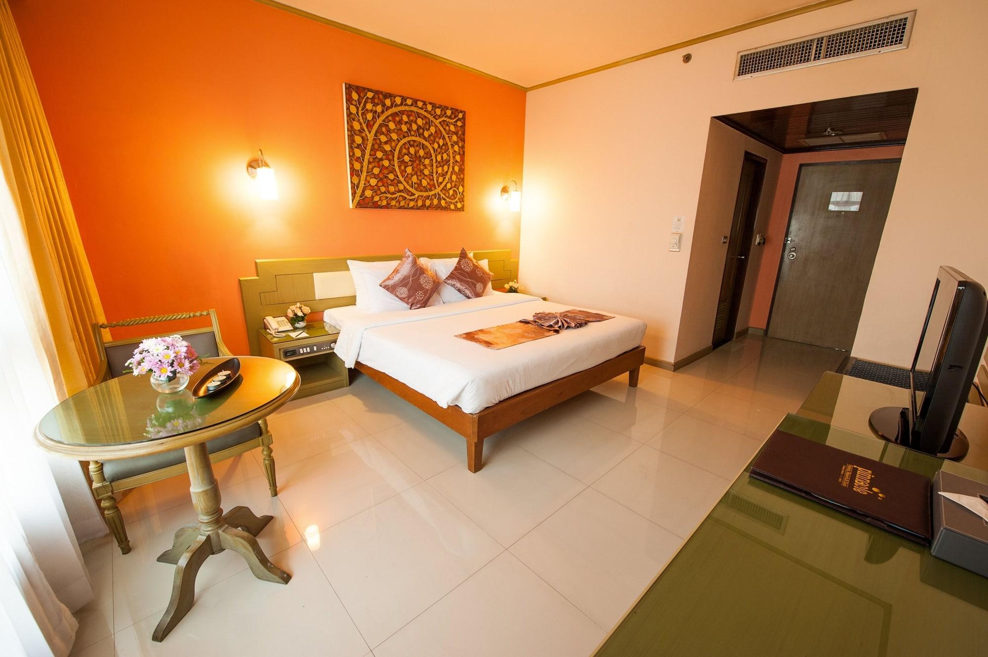 Hotel Pinnacle Lumpinee Park