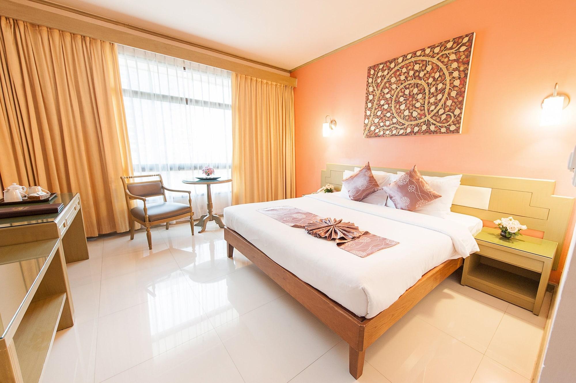 Pinnacle Lumpinee Park 3*