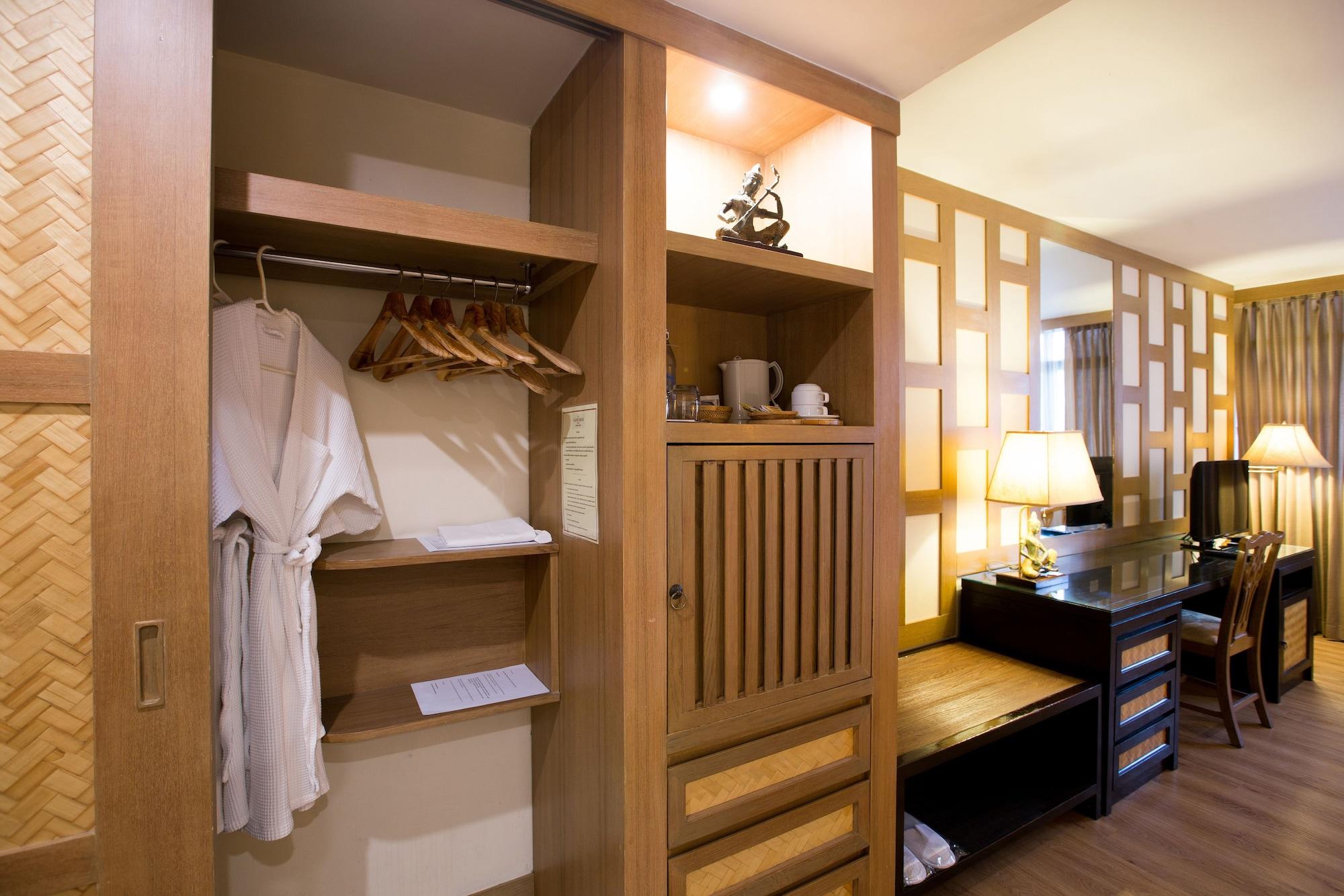 The Tarntawan Surawong Hotel