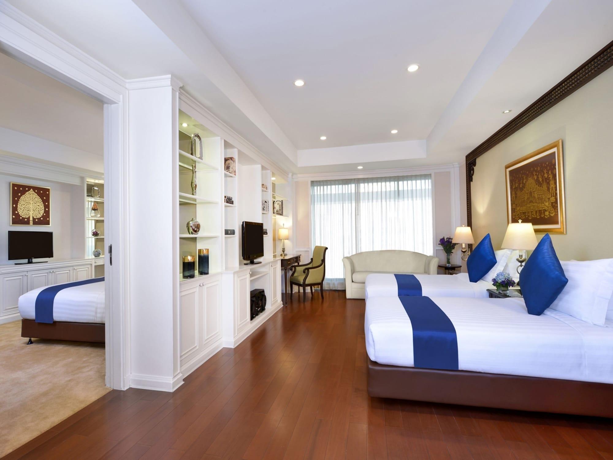 Centre Point Plus Hotel Silom - Newly Renovated 4* Bangkok
