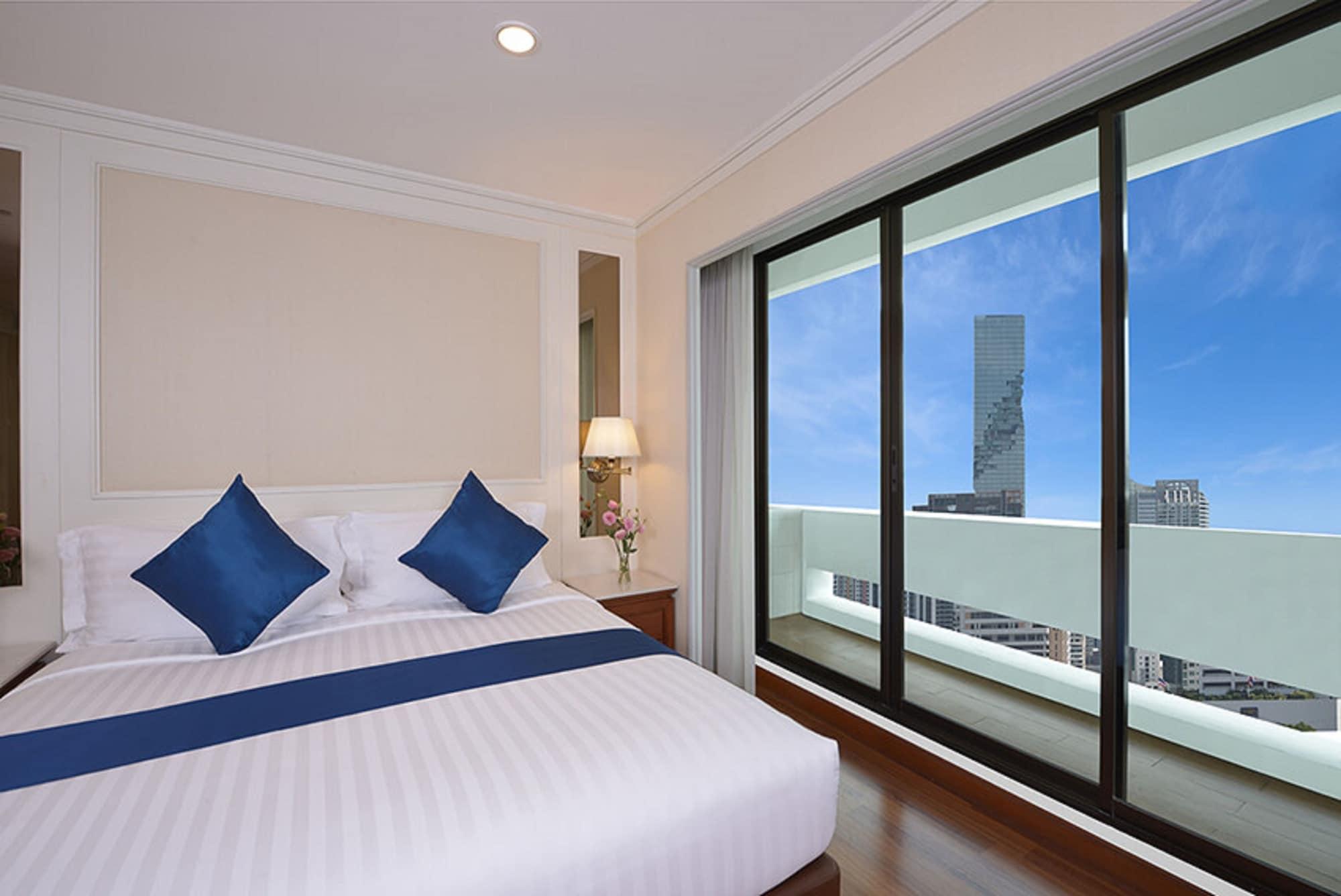 Centre Point Plus Hotel Silom - Newly Renovated Bangkok