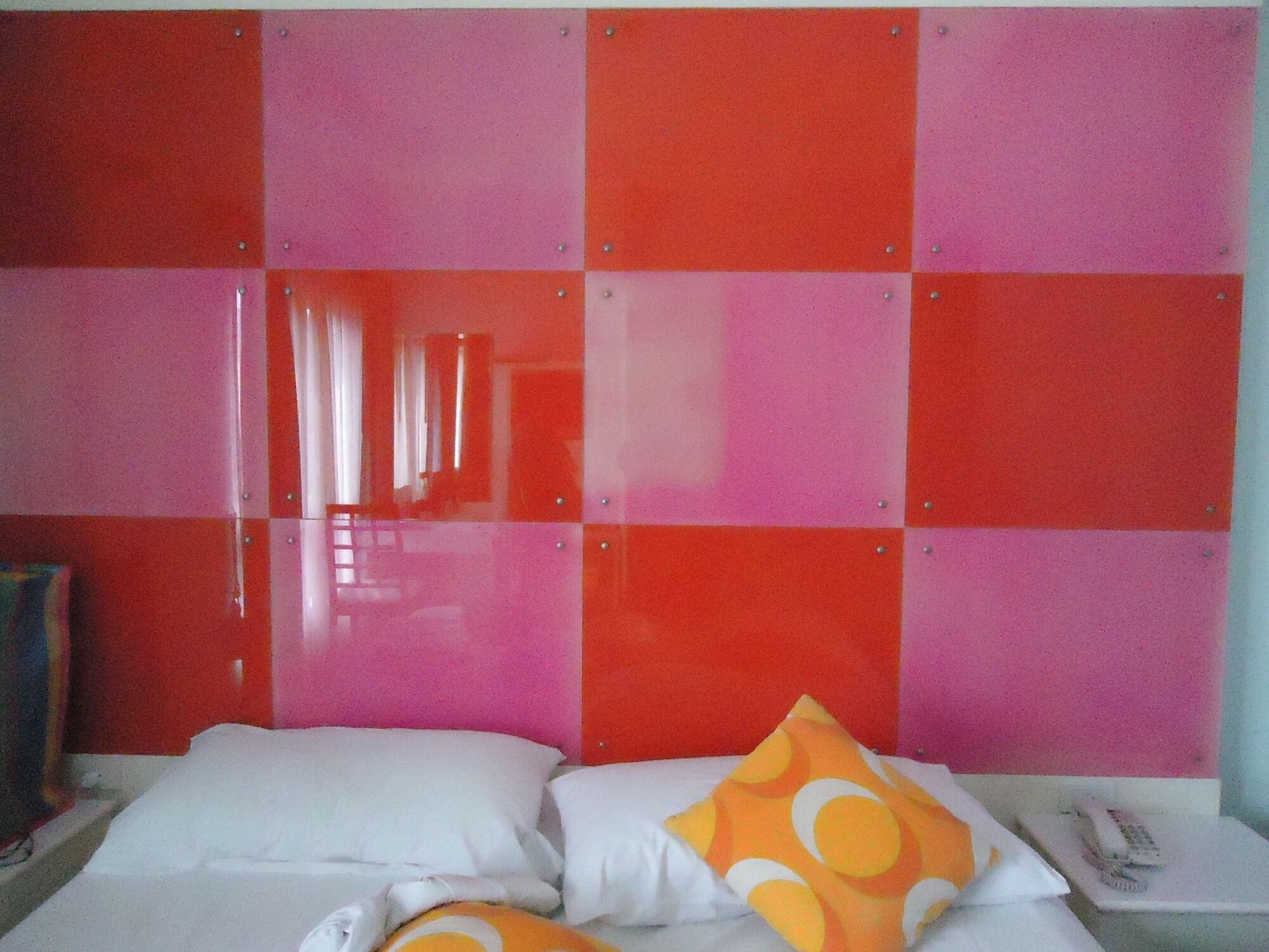 Calypzo Hotel 3*