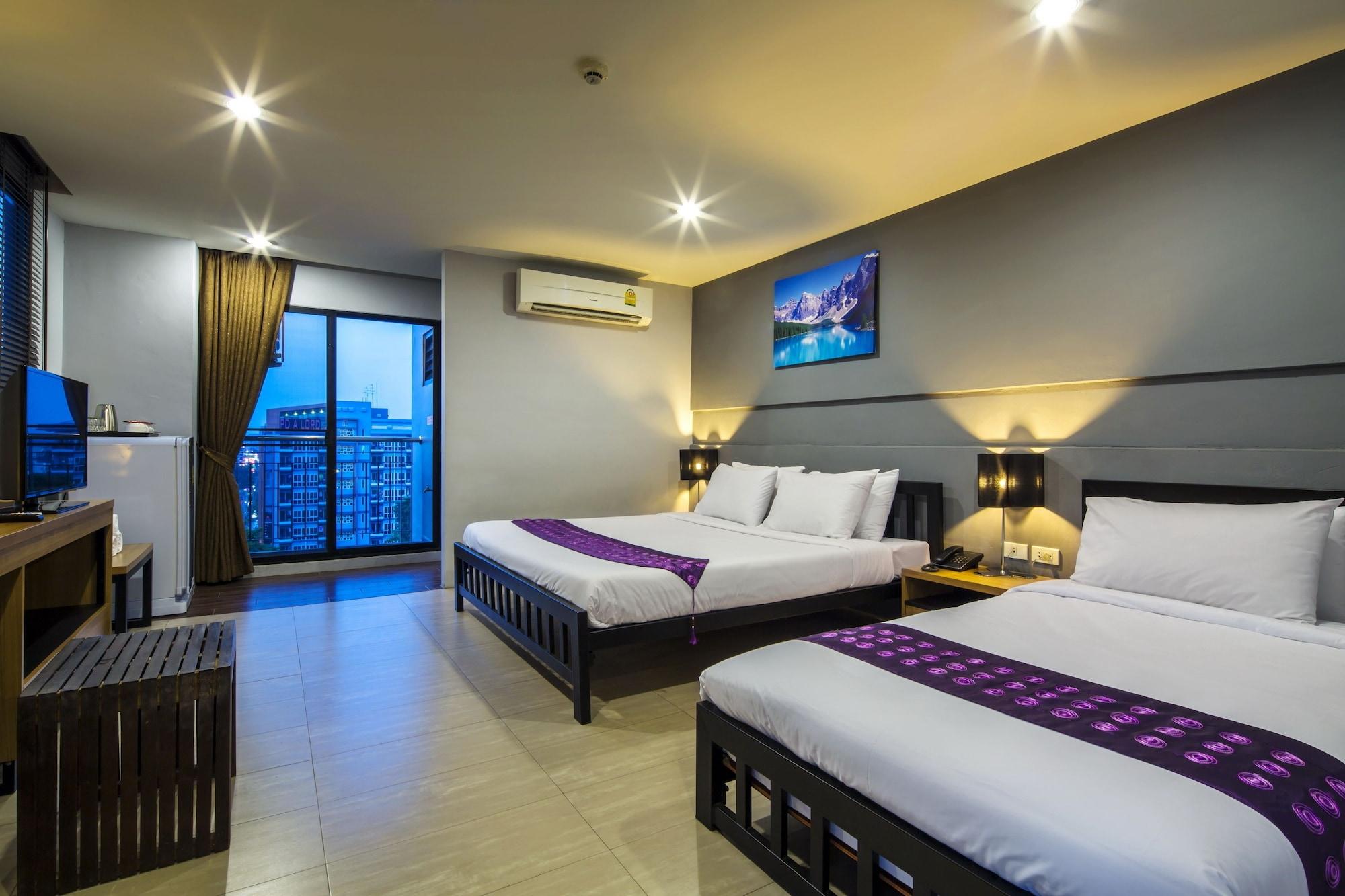 Livotel Lat Phrao Hotel 4*