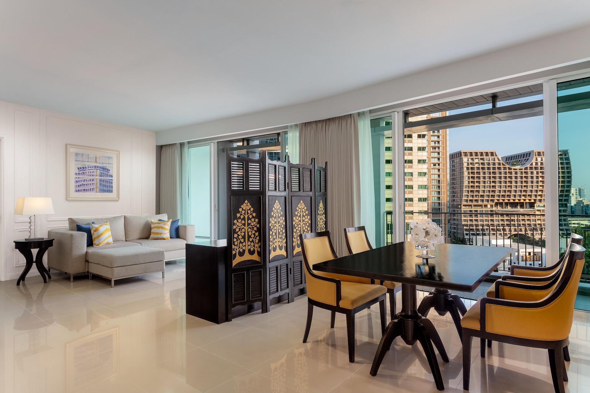 Dusit Ratchadamri, Hotel