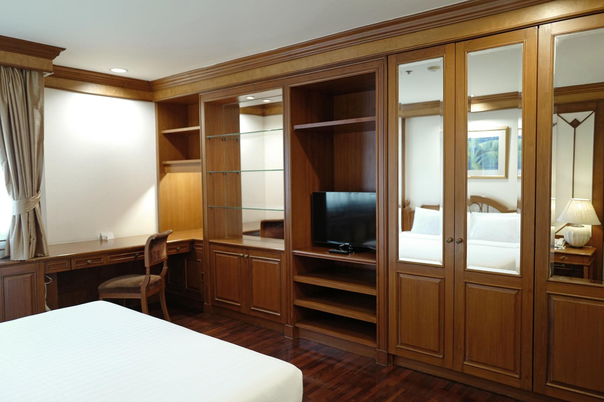 Hotel Bliston Suwan Park View