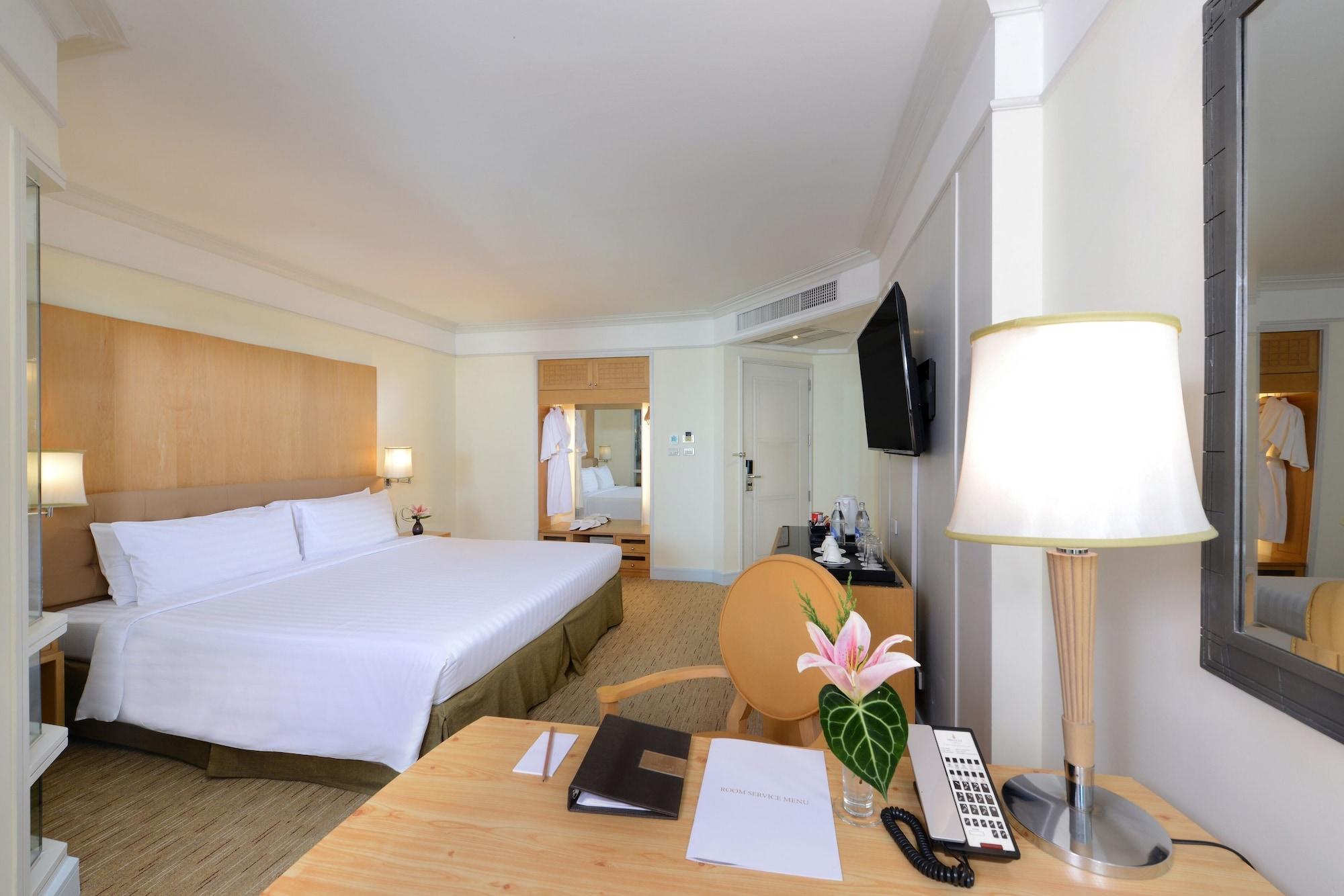 Hotel Miracle Grand Convention 4*