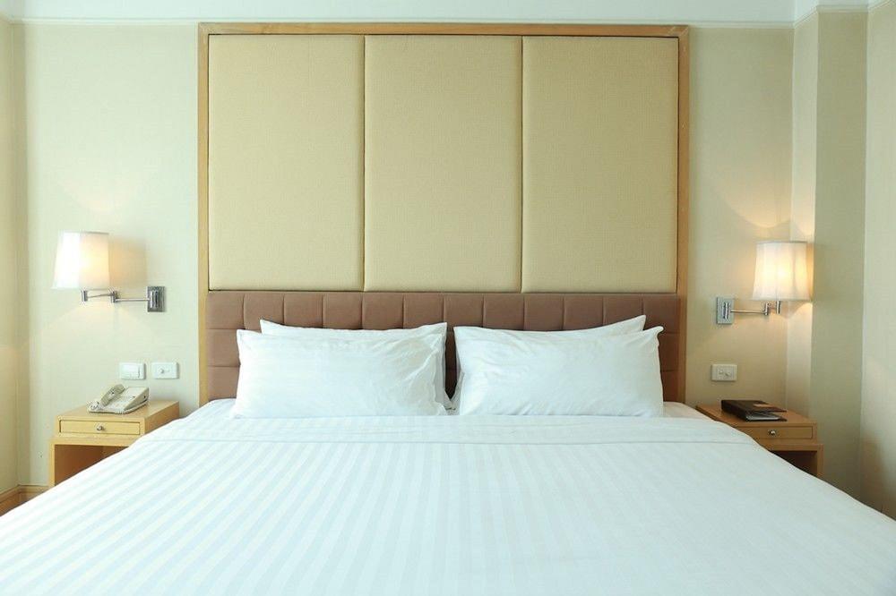 Miracle Grand Convention Hotel 4*