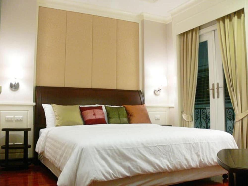 Hotel Aurum The River Place 4*