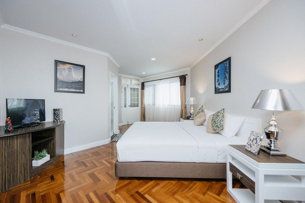 Cnc Hotel 4*