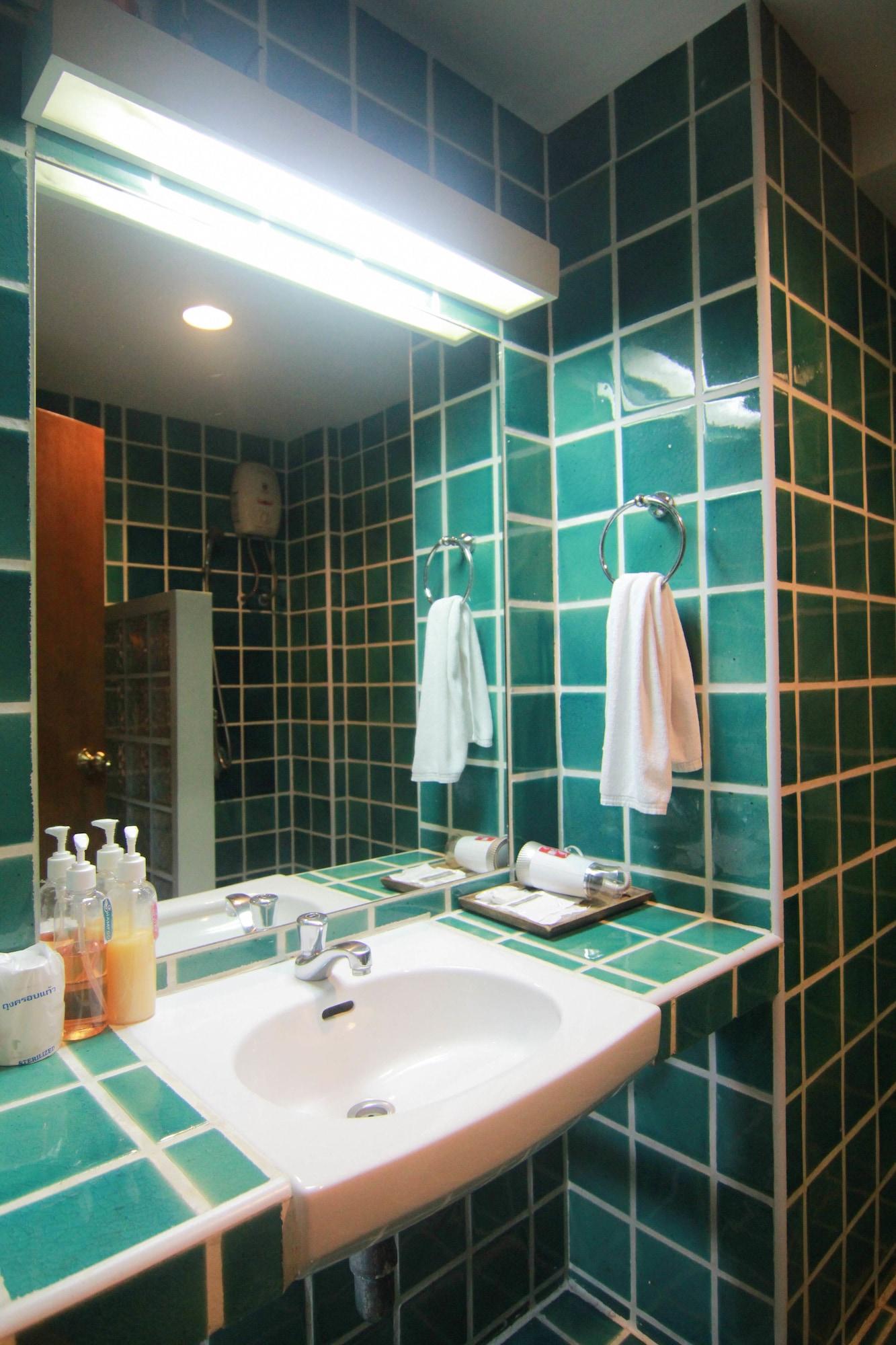 Hotel Cha-cha Banglumphu Bangkok