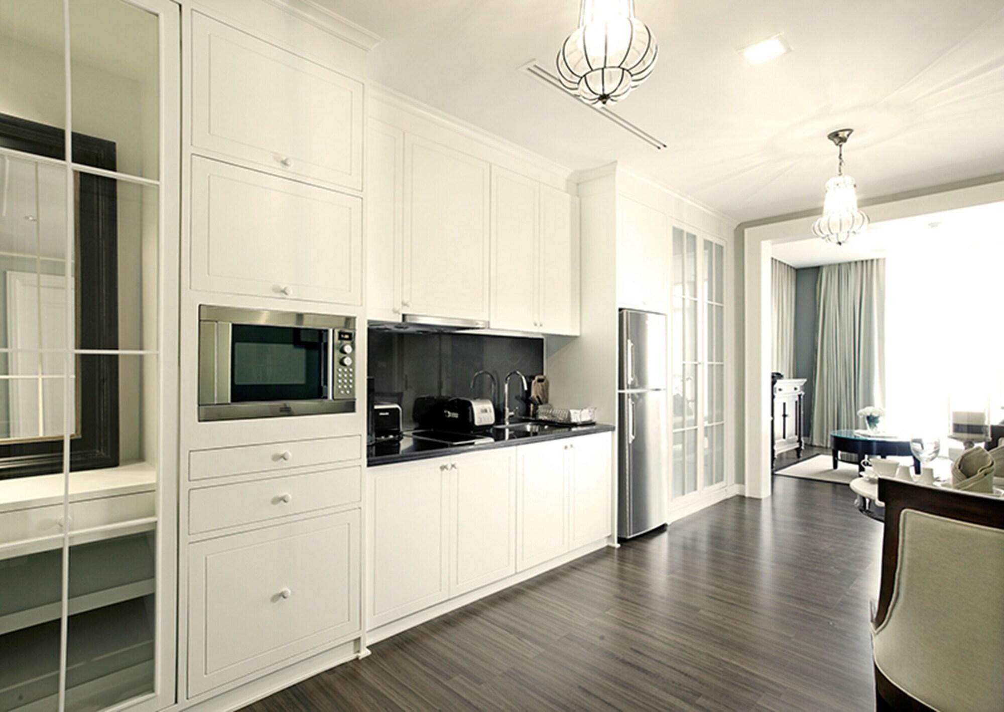 Rongratana Executive