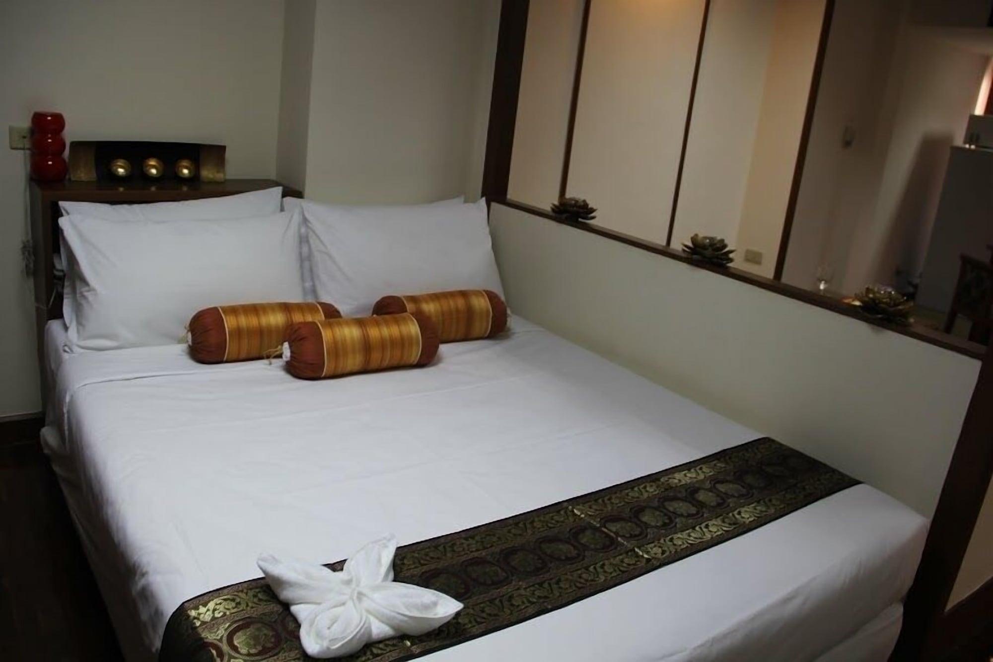 B.s. Court Sathorn Hotel 3*