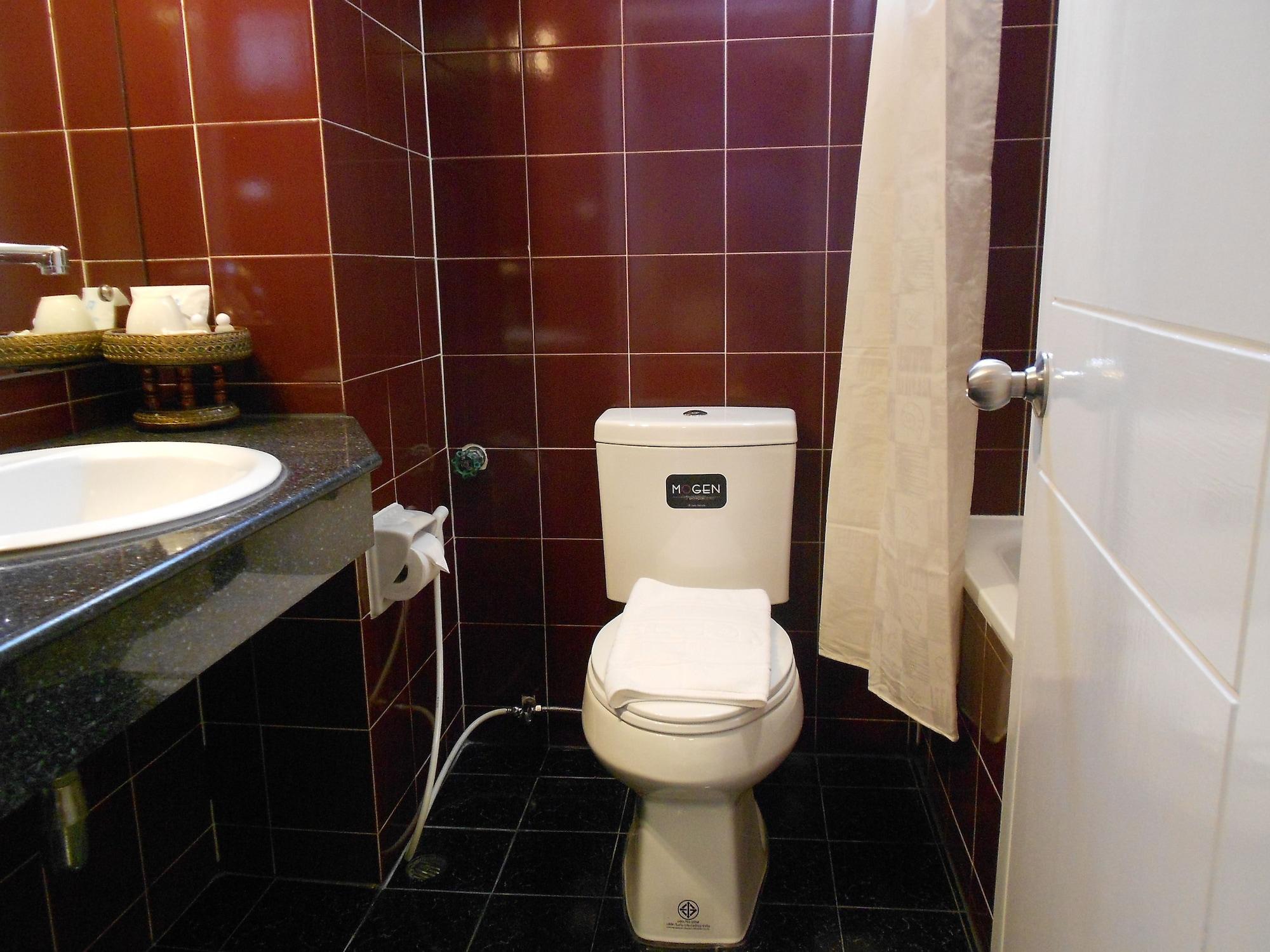 B.s. Court Sathorn Hotel 3*