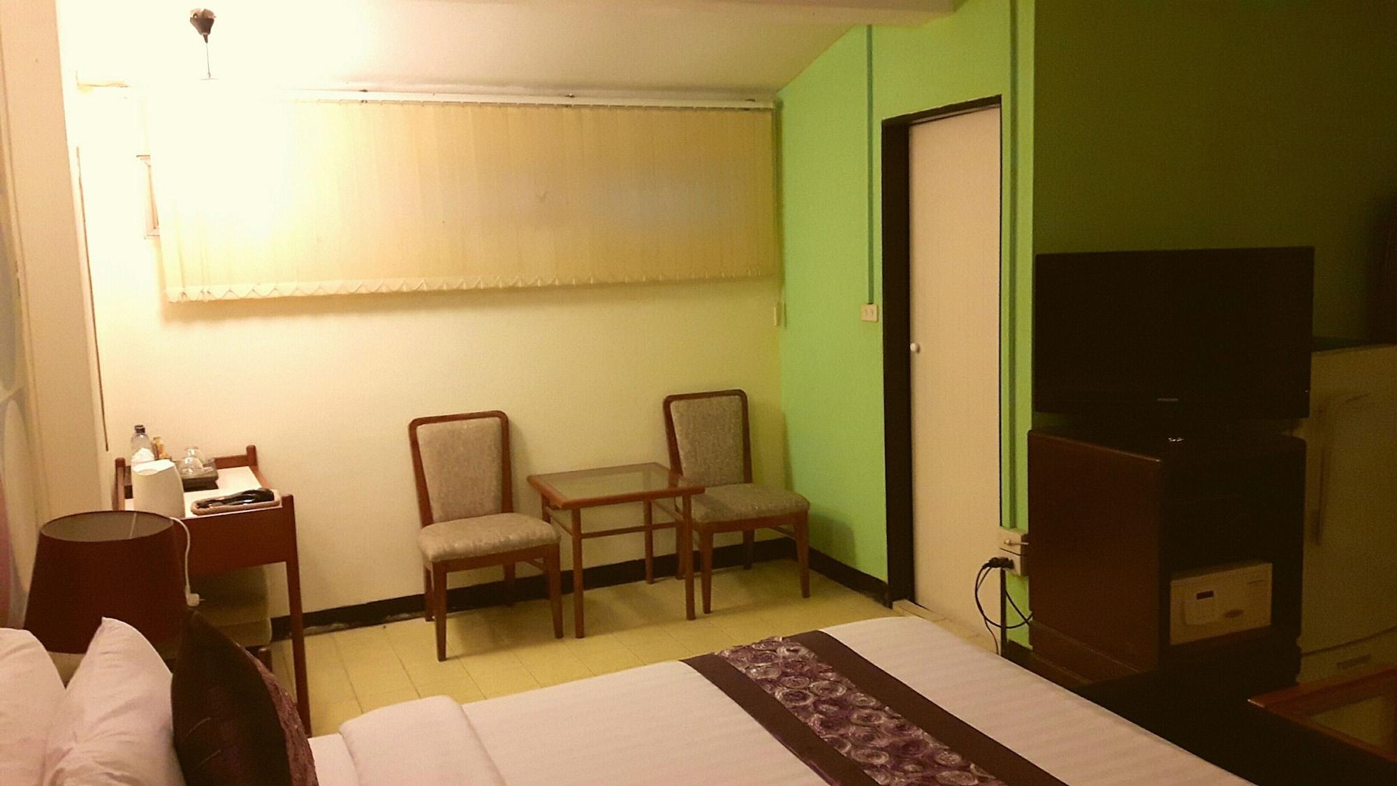 Sawasdee Sukhumvit Hotel