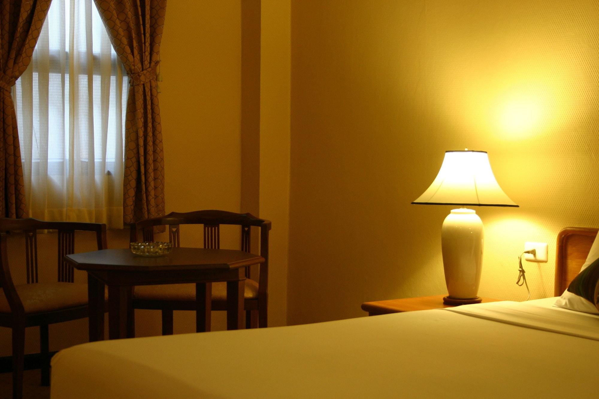Wall Street Inn, Bangkok