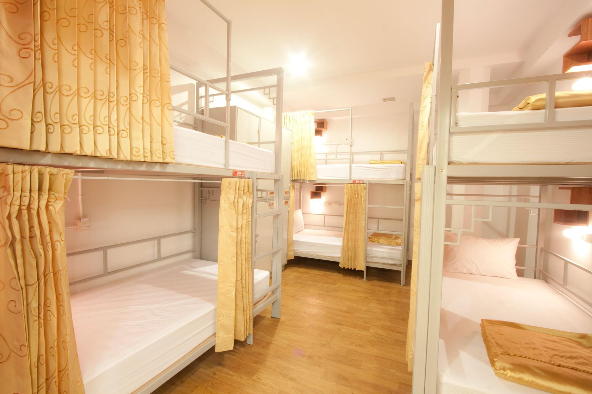 Chinatown Hostel *