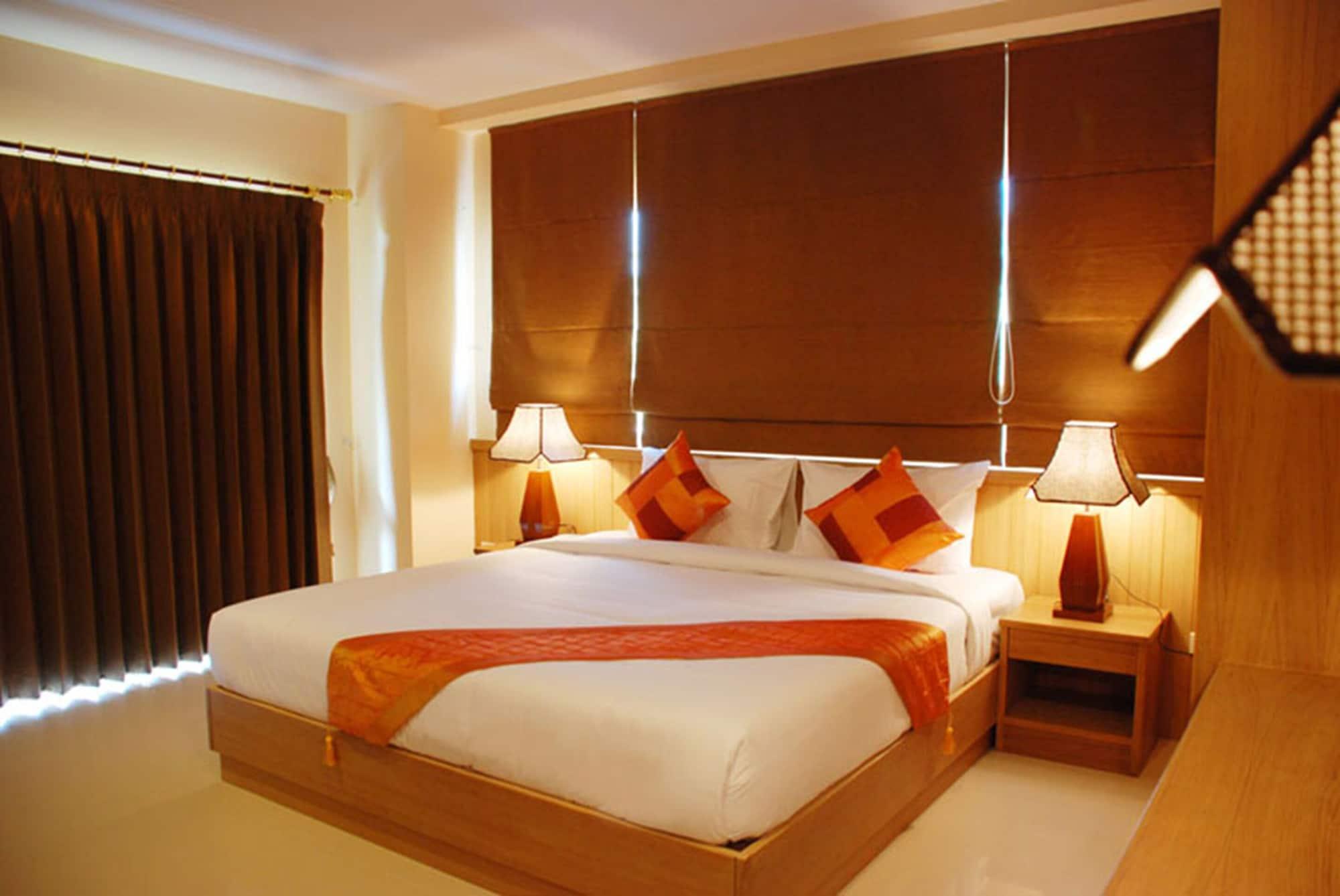 Metro Point Hotel 4*