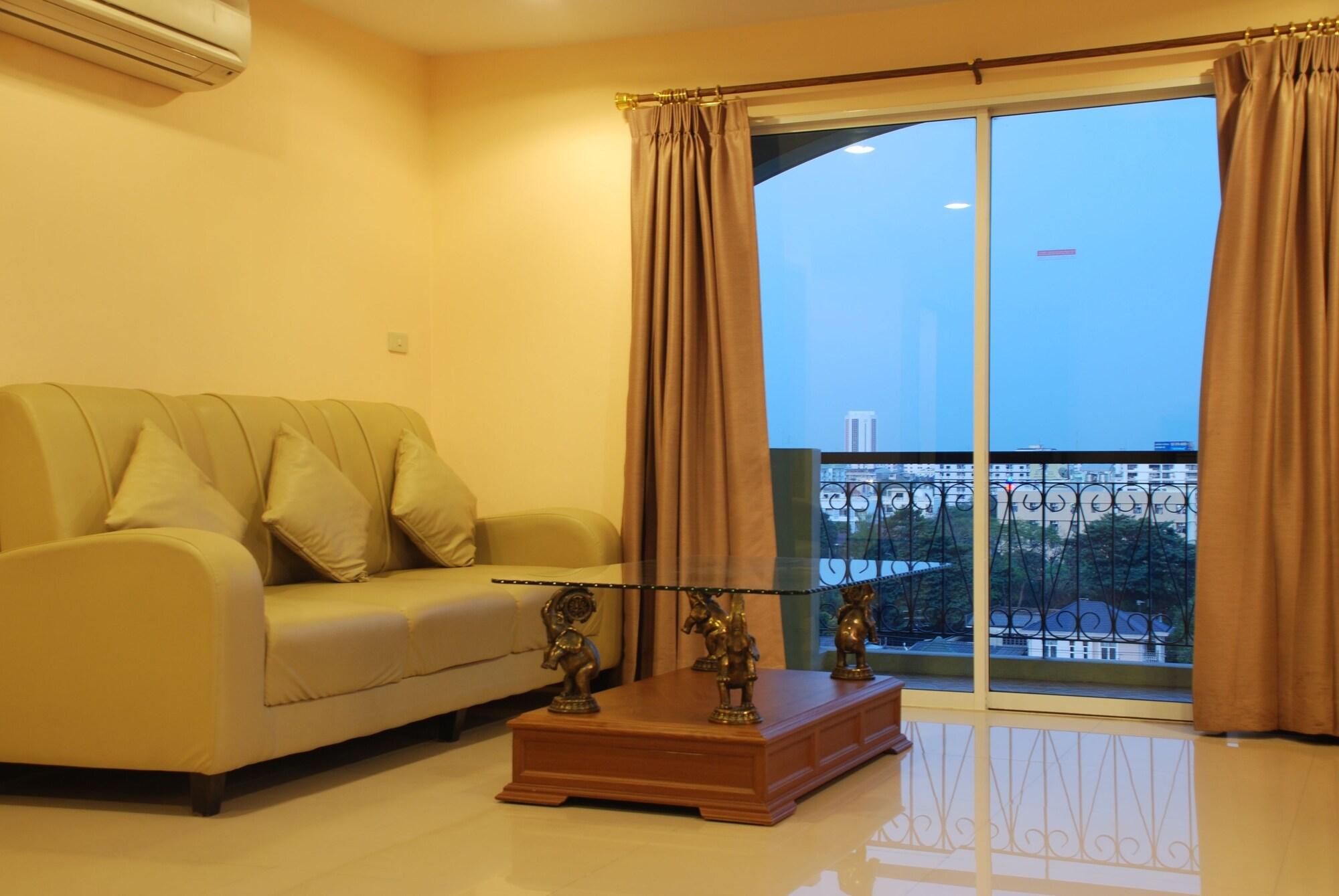 Metro Point Hotel