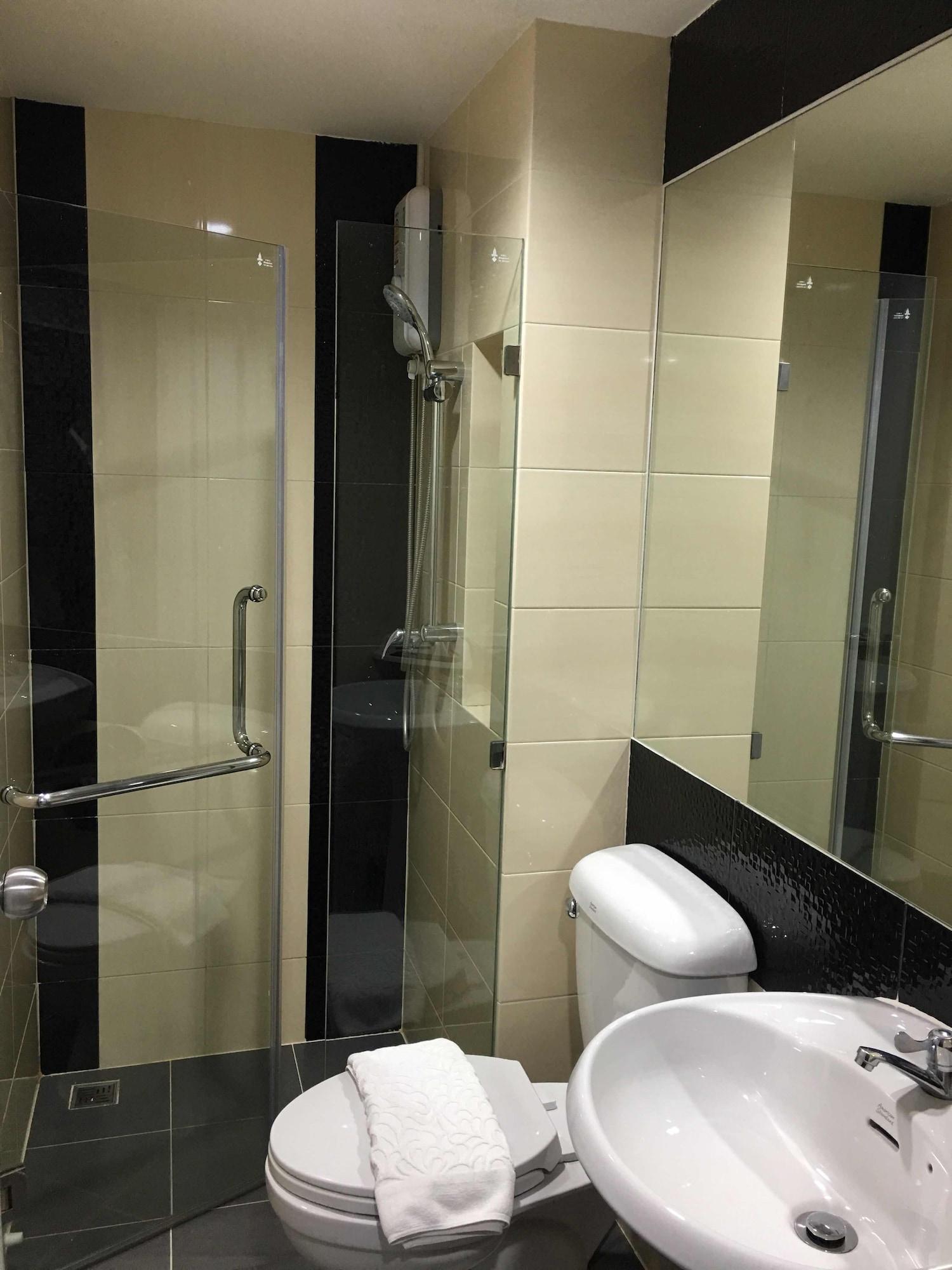 High Airport Link Hotel, 3* Bangkok