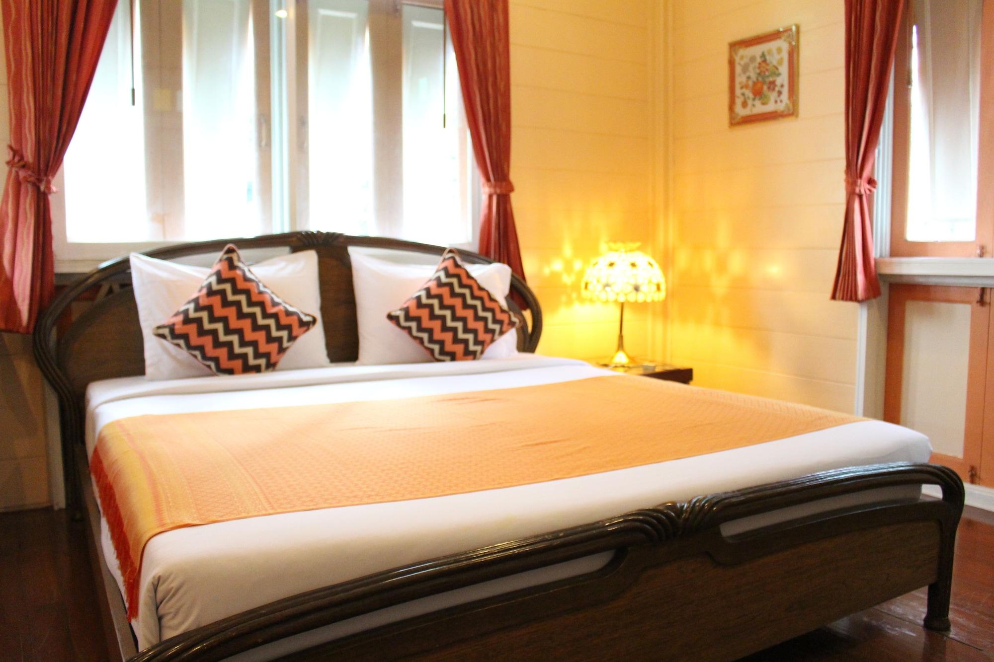 Homestay Samsen Sam Place Bangkok
