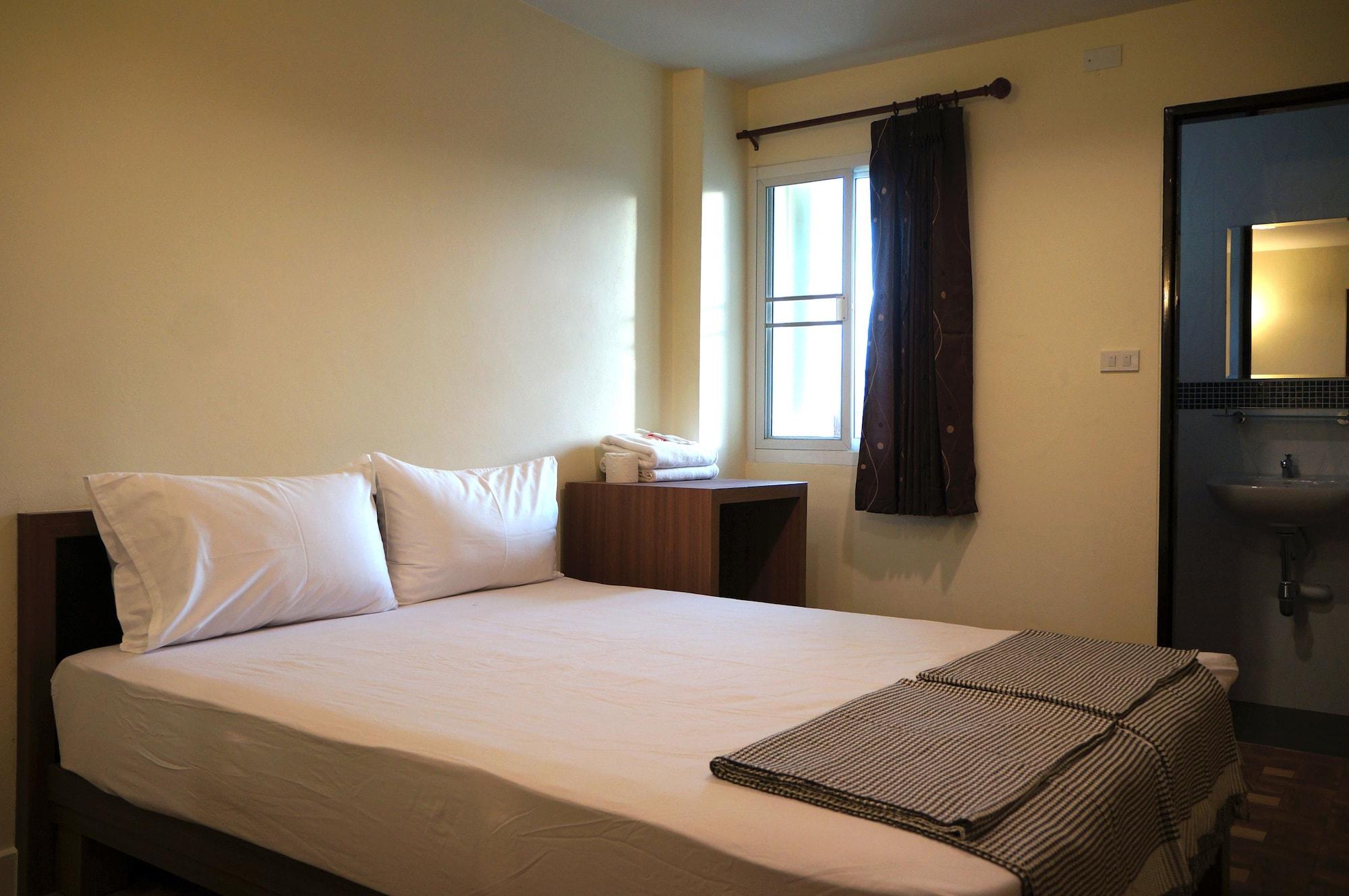 Samsen Sam Place Bangkok