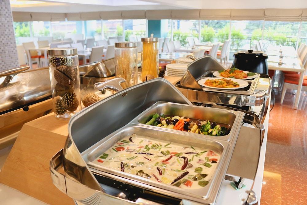 Hotel Maverick Ratchada Bangkok