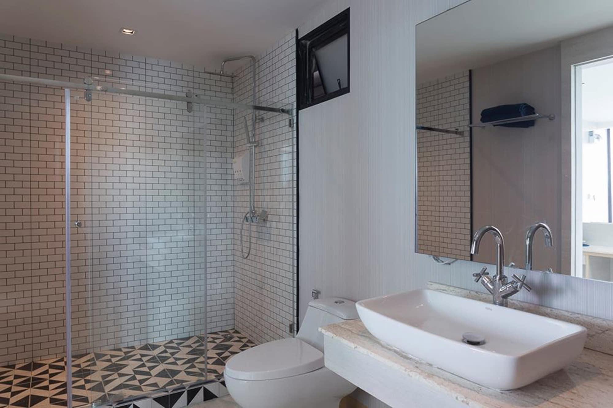 Hotel V Varee 3*
