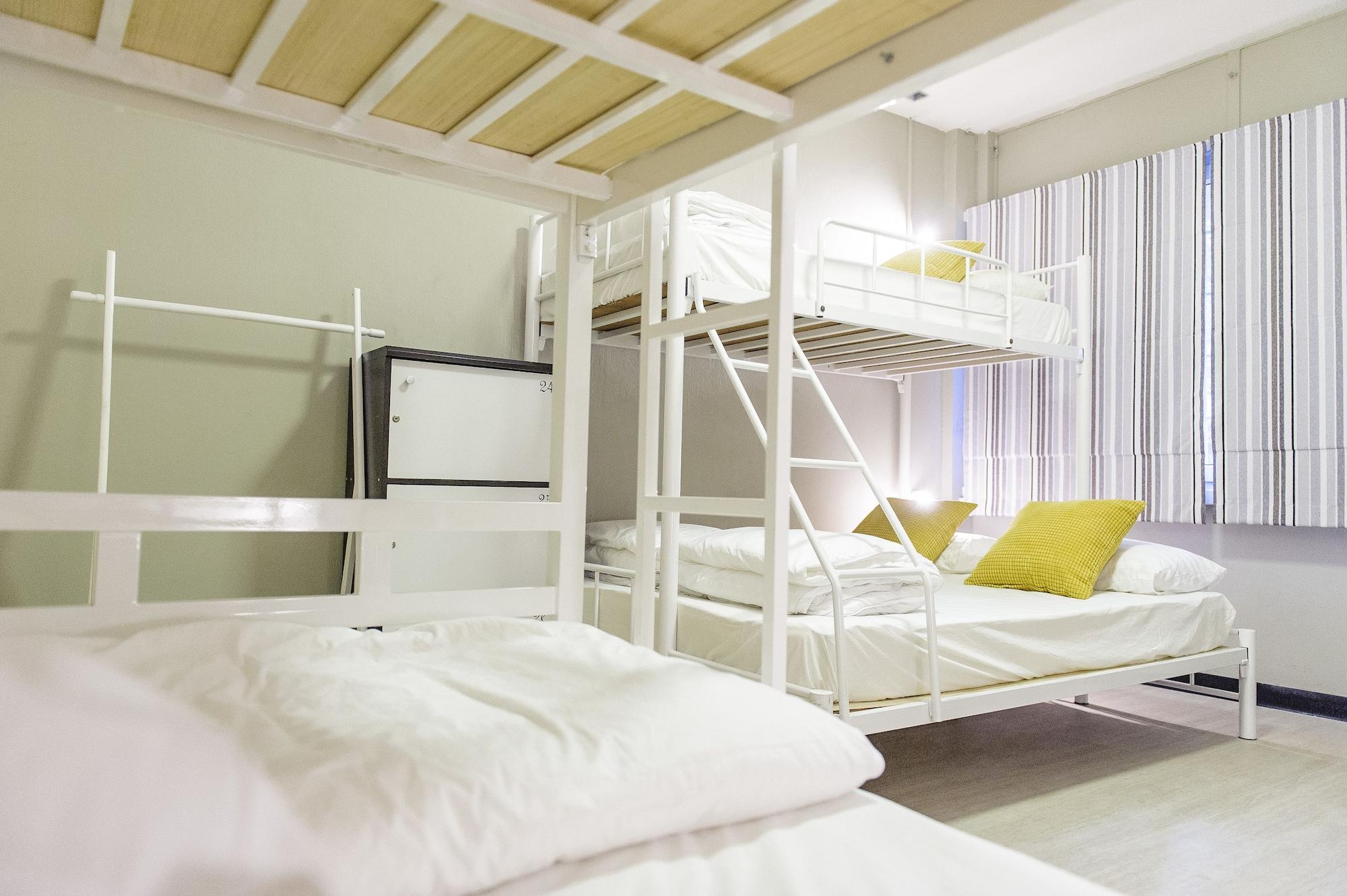 I-sleep Silom Hostel *