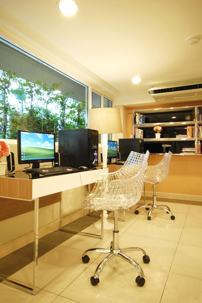Loft Hotel 3*