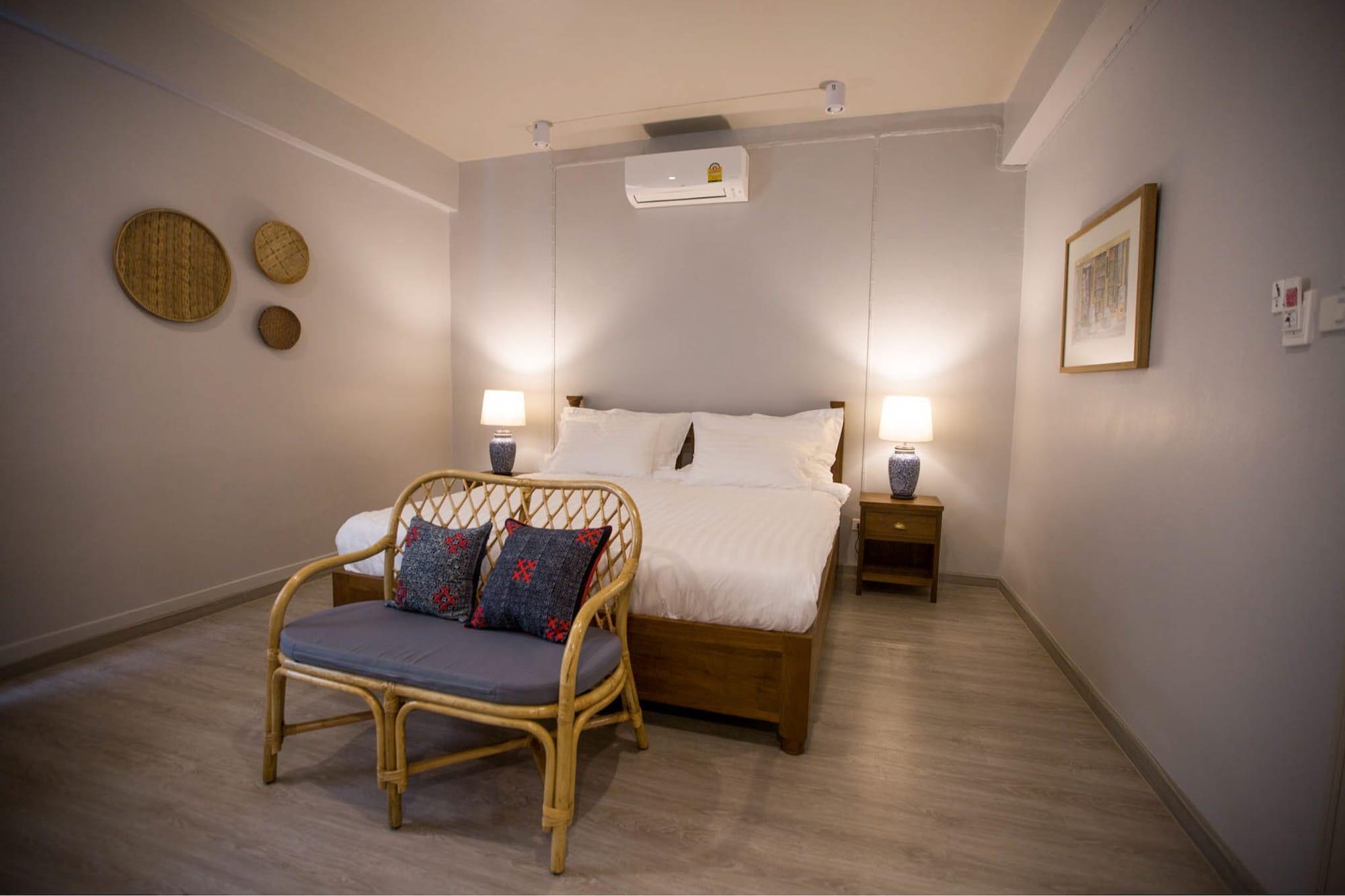 Vera Nidhra - Self Check-in After 6pm 3* Bangkok