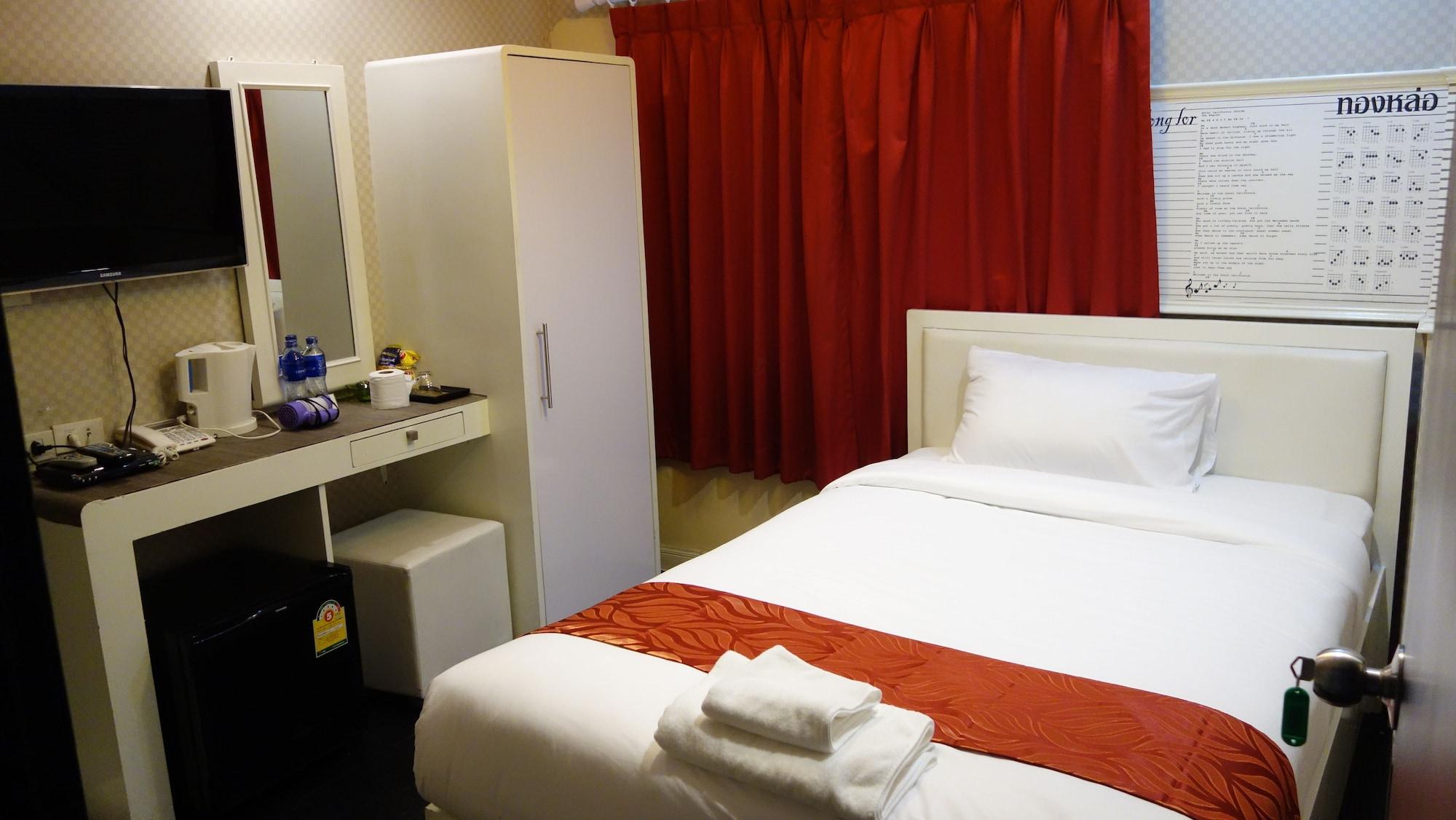Hotel V30 Sukhumvit 3*
