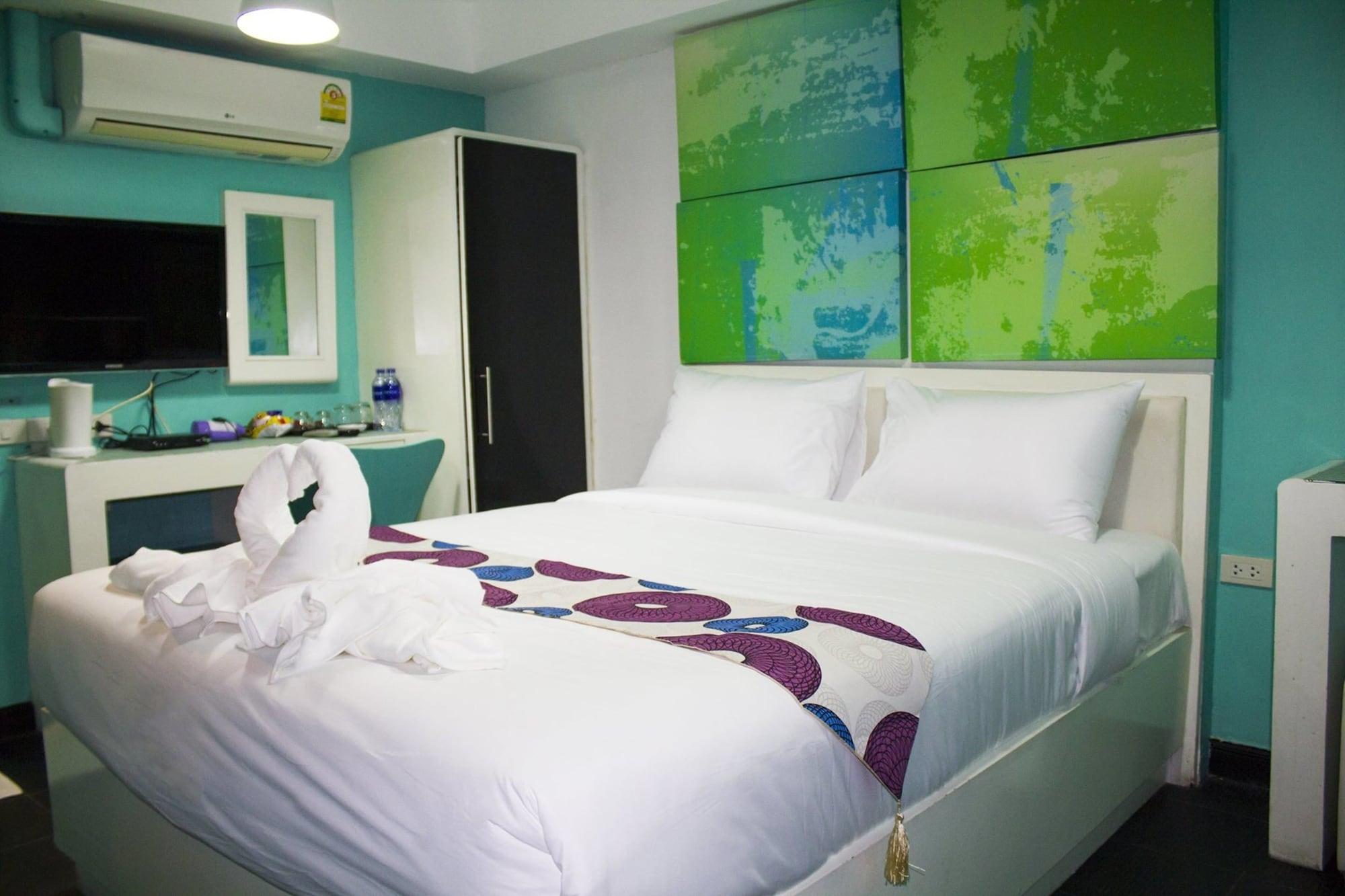 V30 Sukhumvit Hotel 3*