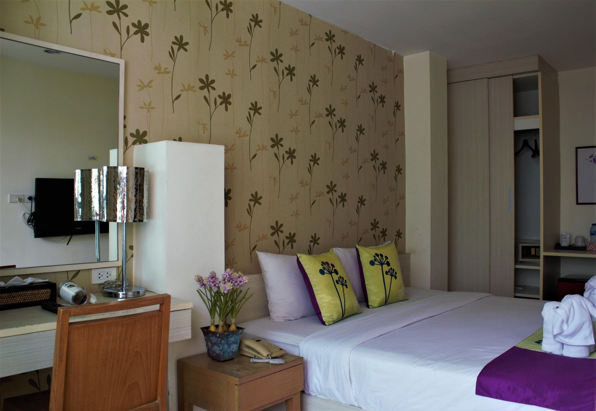 Cha-cha Khaosan Rambuttri Hotel 3*