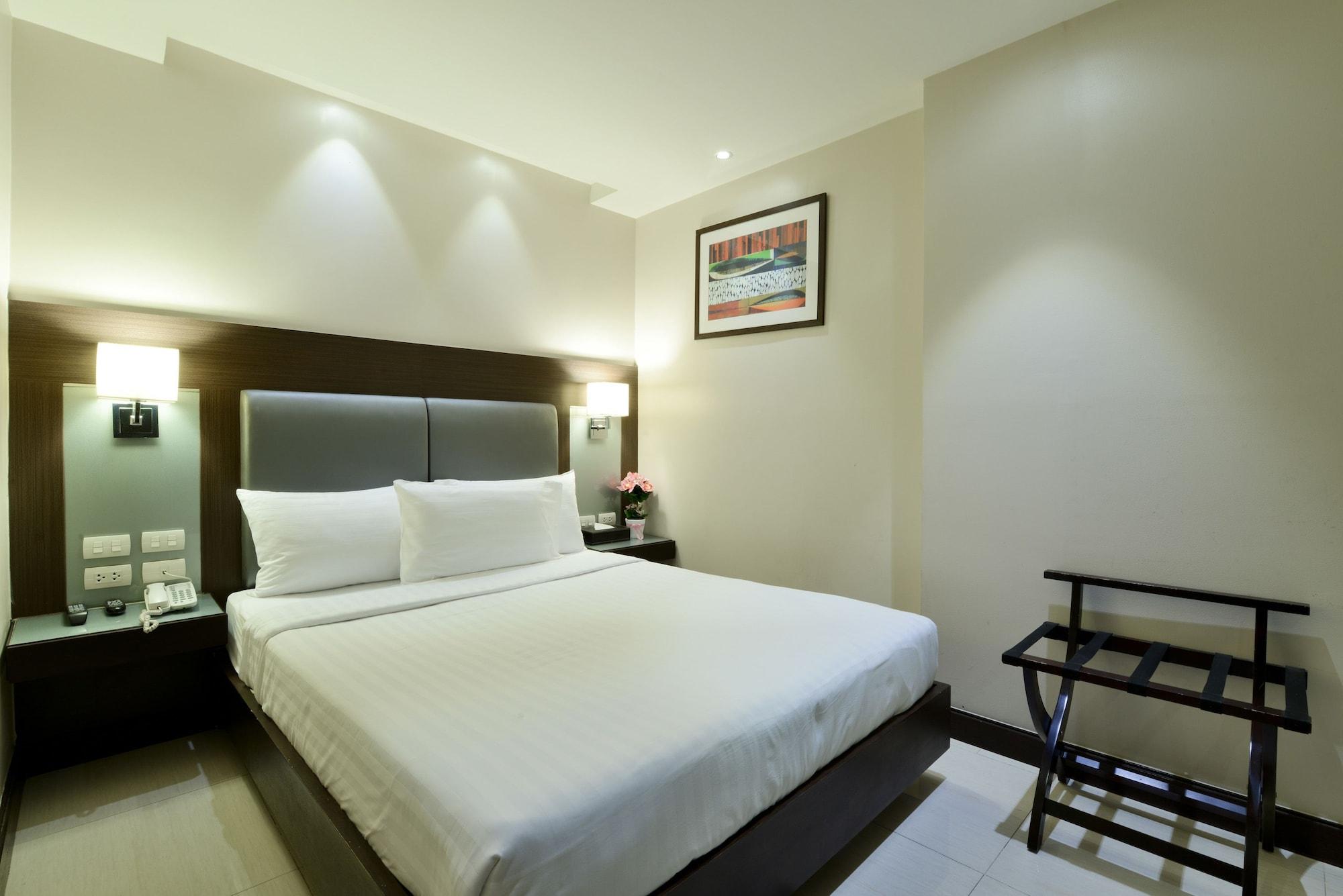 Hotel The Prestige Nana 3*