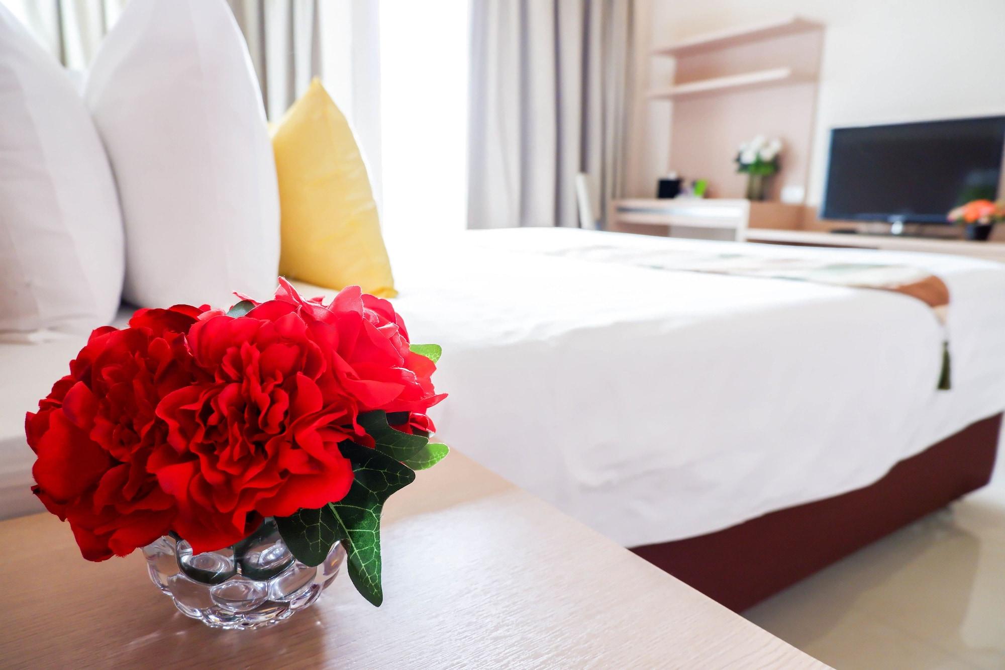 Aparthotel Park Village Rama Ii