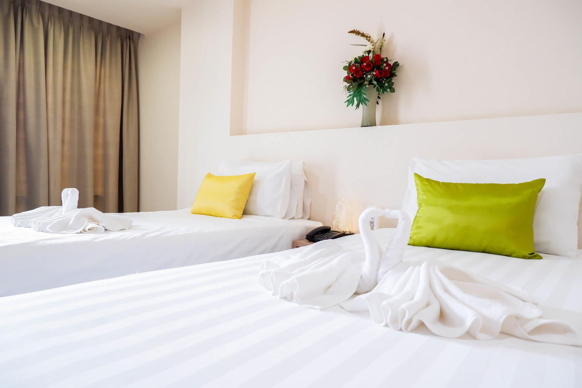 Aparthotel Park Village Rama Ii