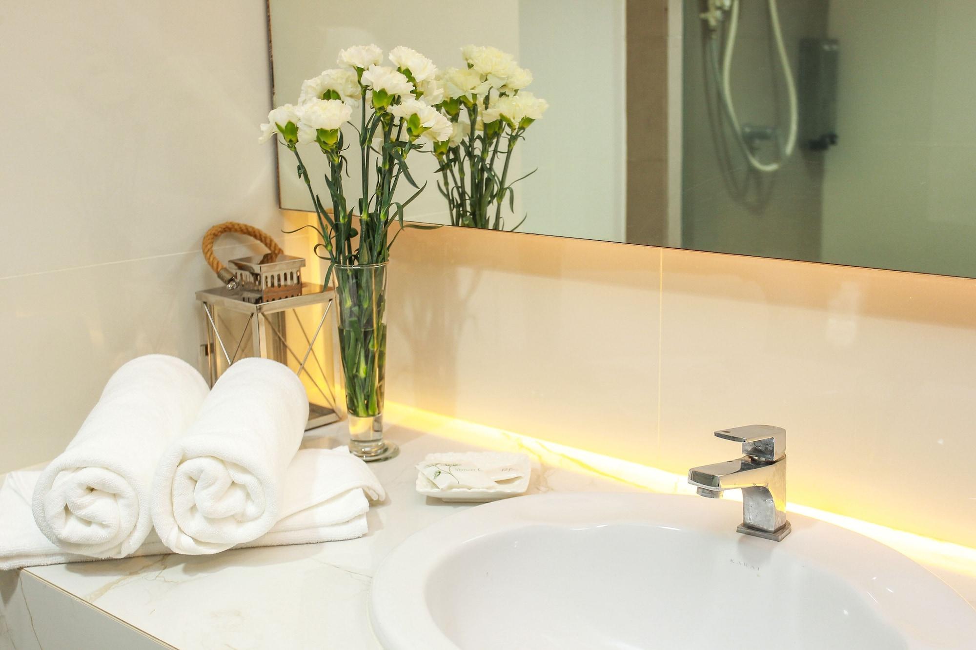 Hotel Lee Garden 4*