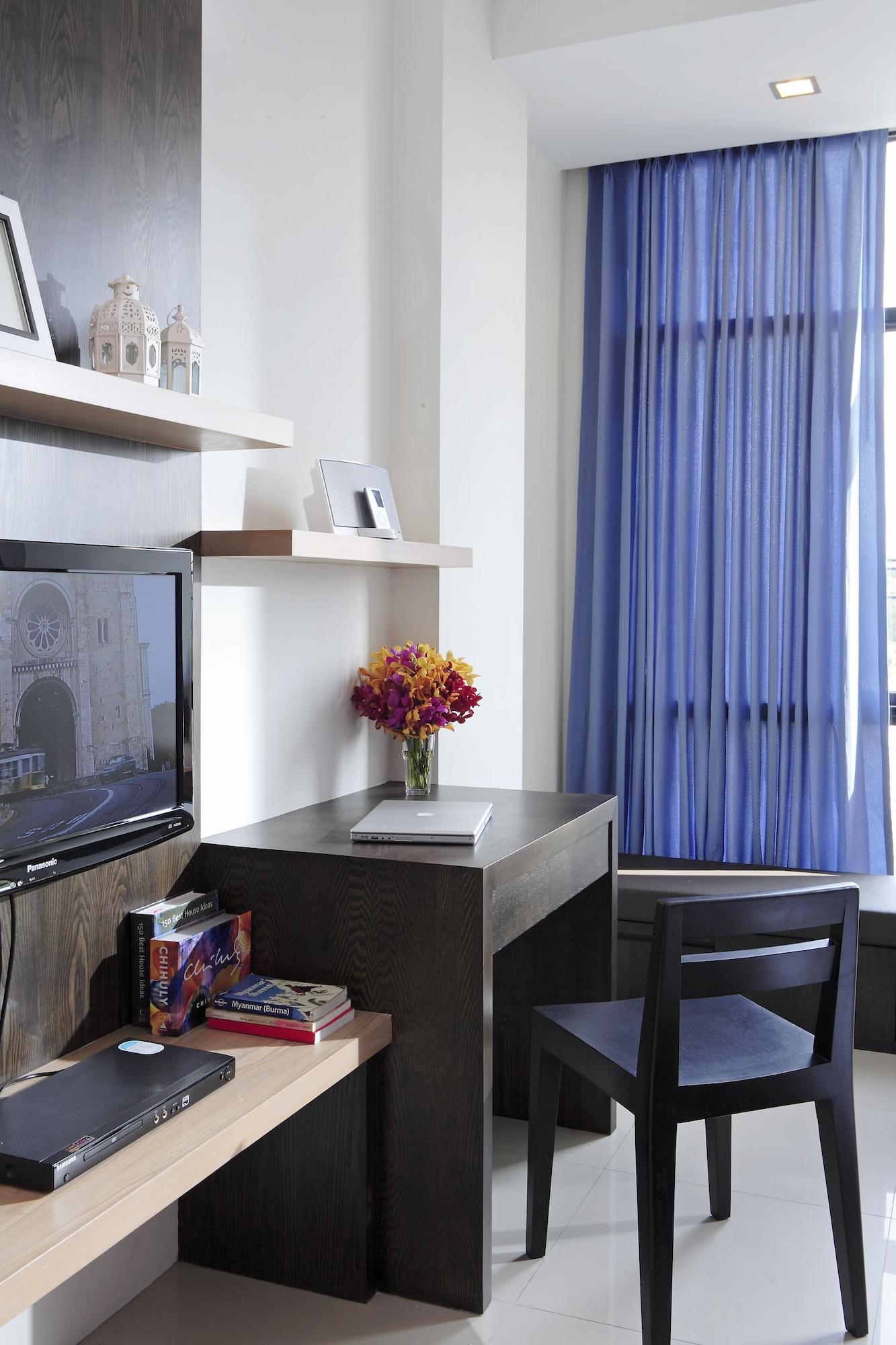 Aparthotel @home 3*